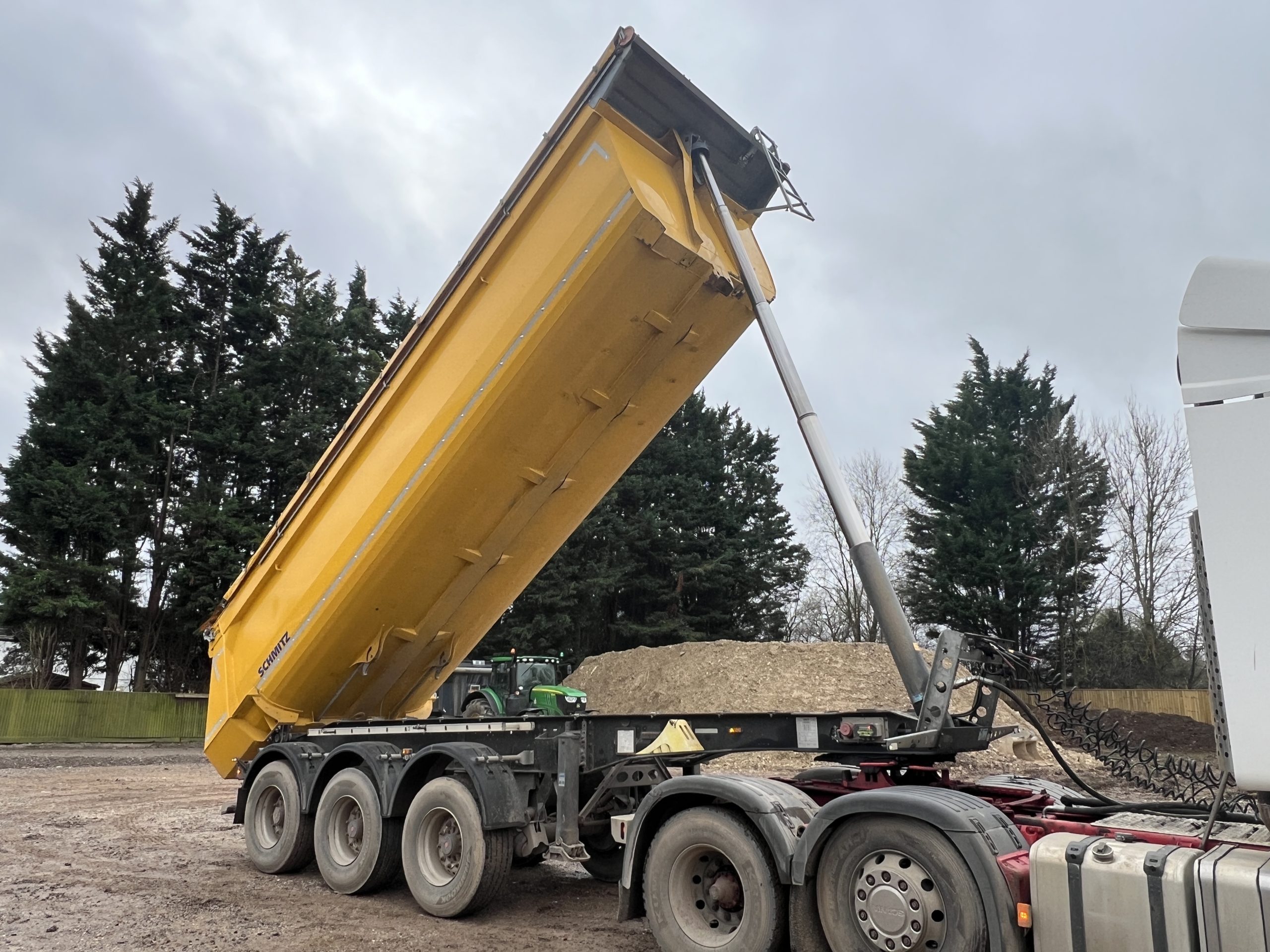 SCHMITZ SGF*S3 TRAILER 2017 - used trucks for sale at J Hawes Ltd - view 3