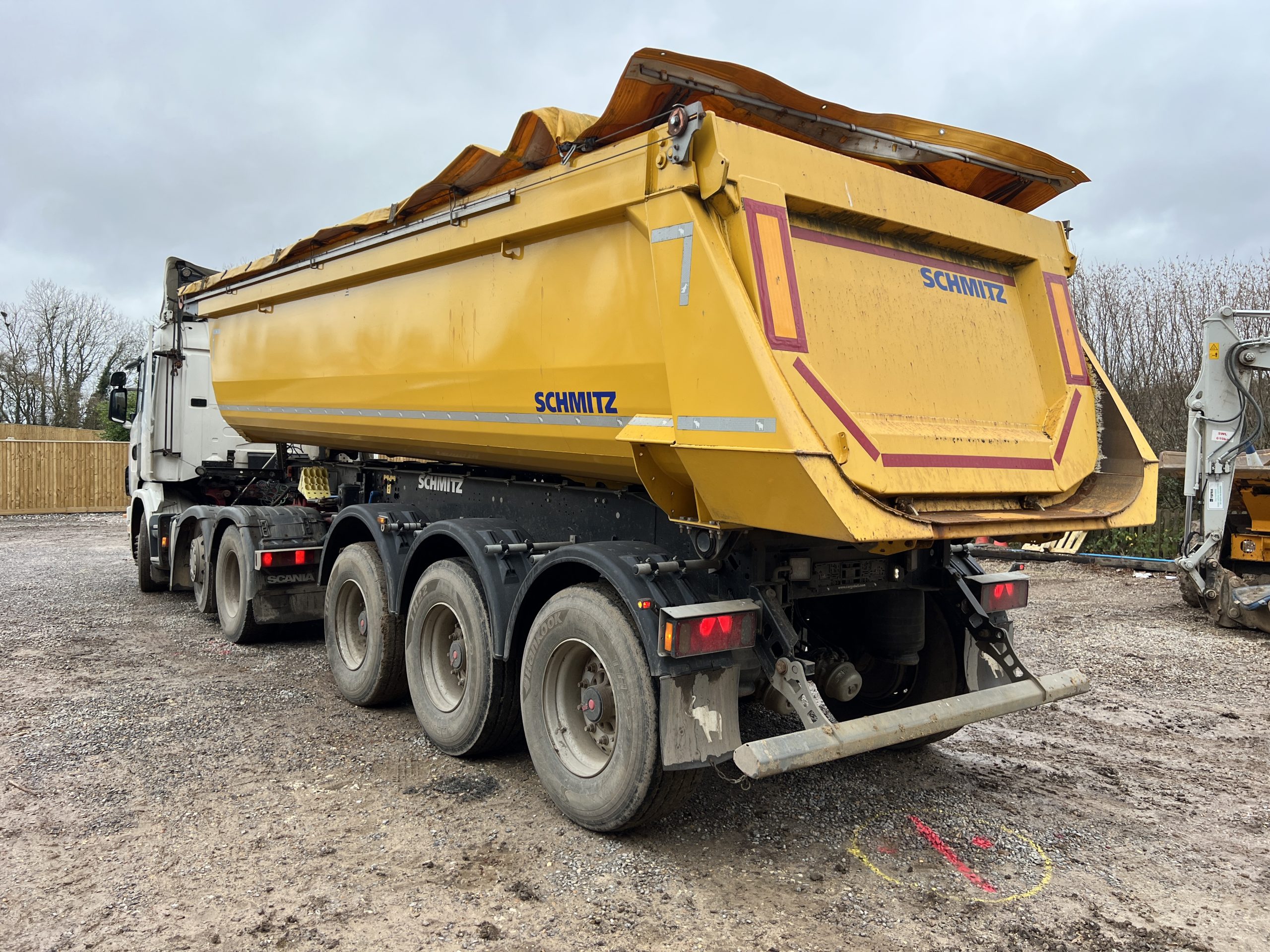 SCHMITZ SGF*S3 TRAILER 2017 - used trucks for sale at J Hawes Ltd - view 8