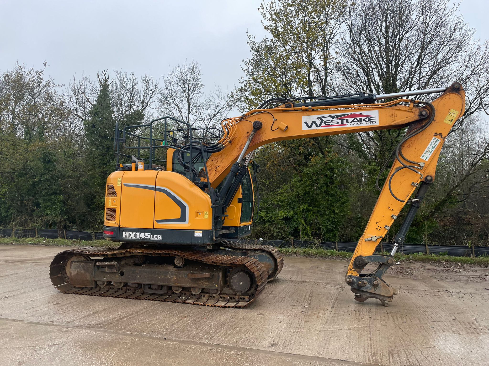 HYUNDAI HX145LCR - used plant for sale at J Hawes Ltd - view 2