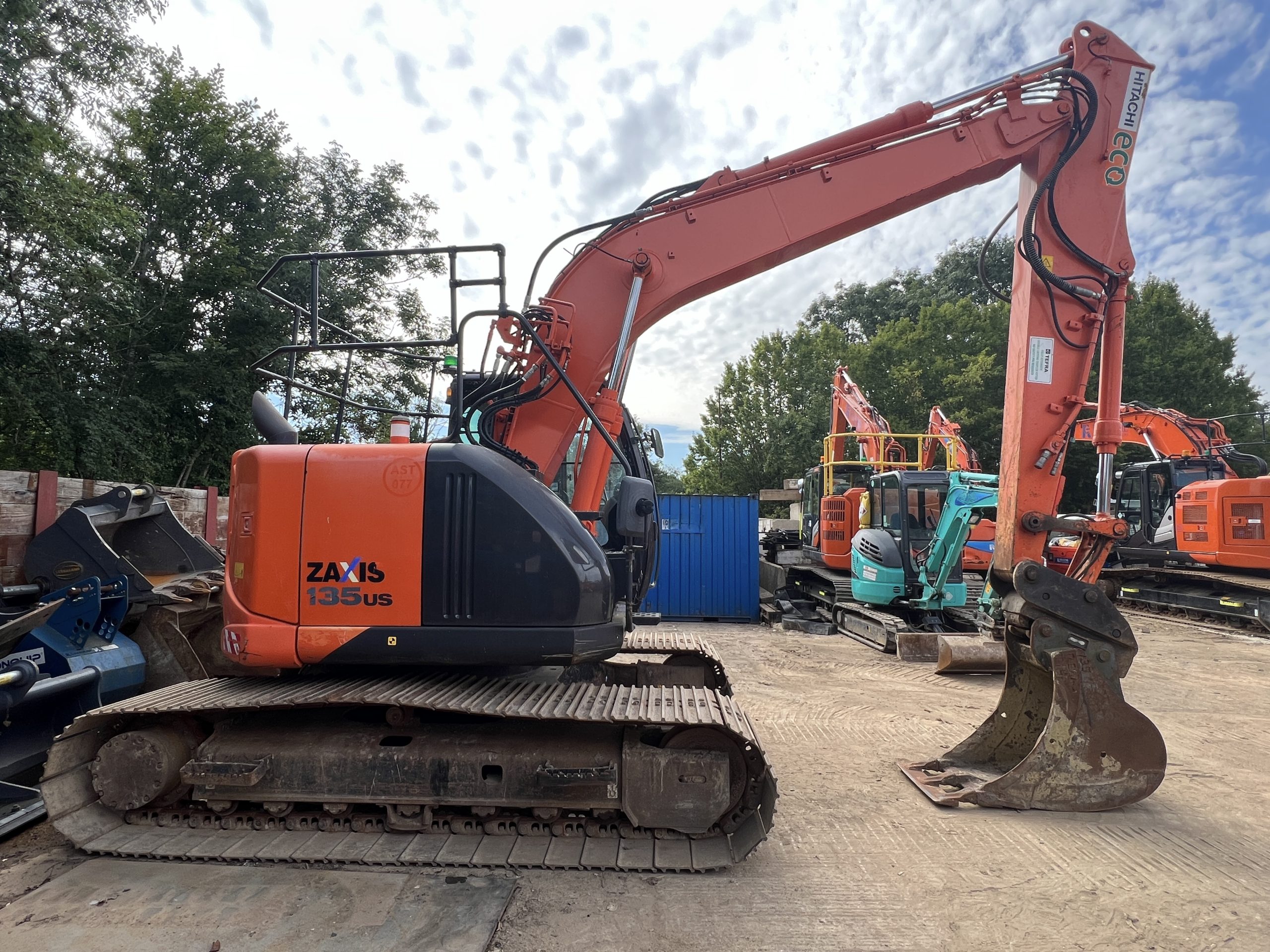 HITACHI ZX135US-5B 2015 - used plant for sale at J Hawes Ltd - view 4