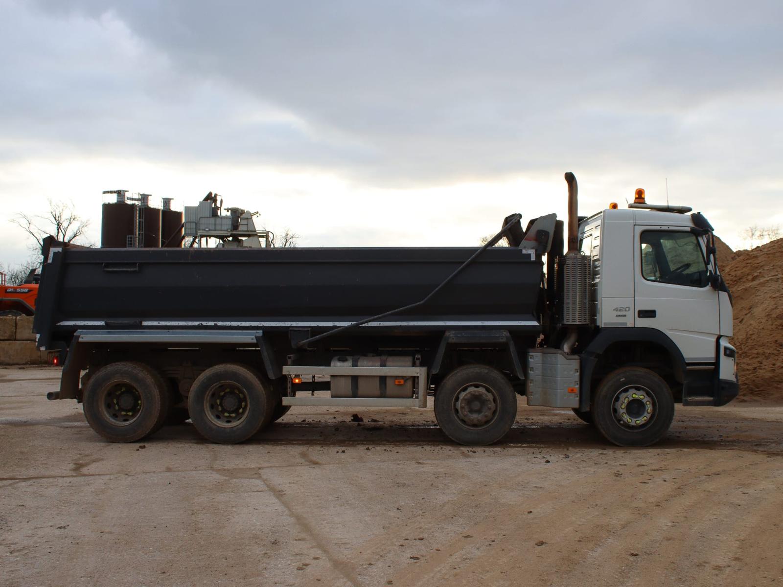 VOLVO FMX420 TIPPER - used trucks for sale at J Hawes Ltd - view 5