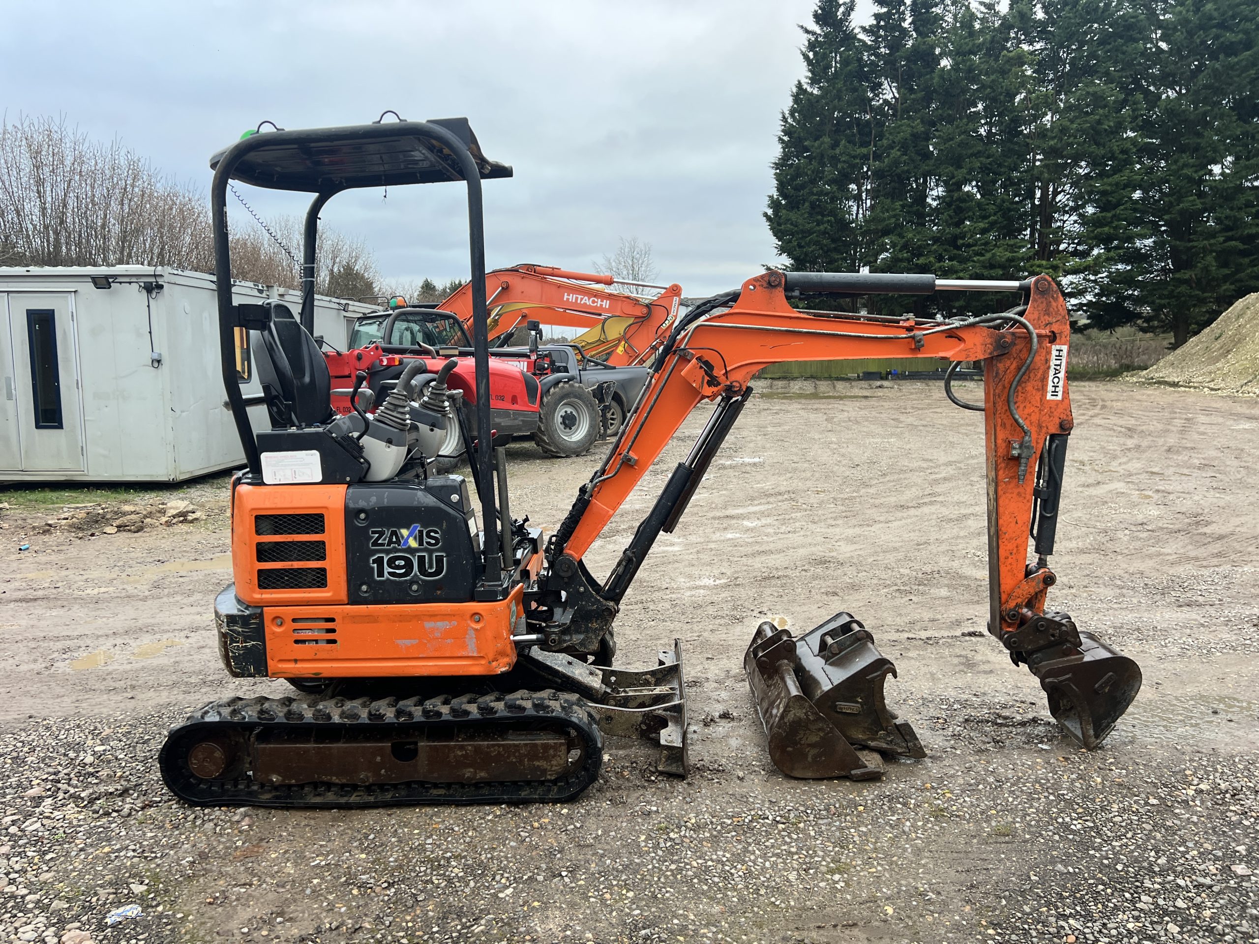 HITACHI ZX19U-5A 2018 - used plant for sale at J Hawes Ltd - view 5