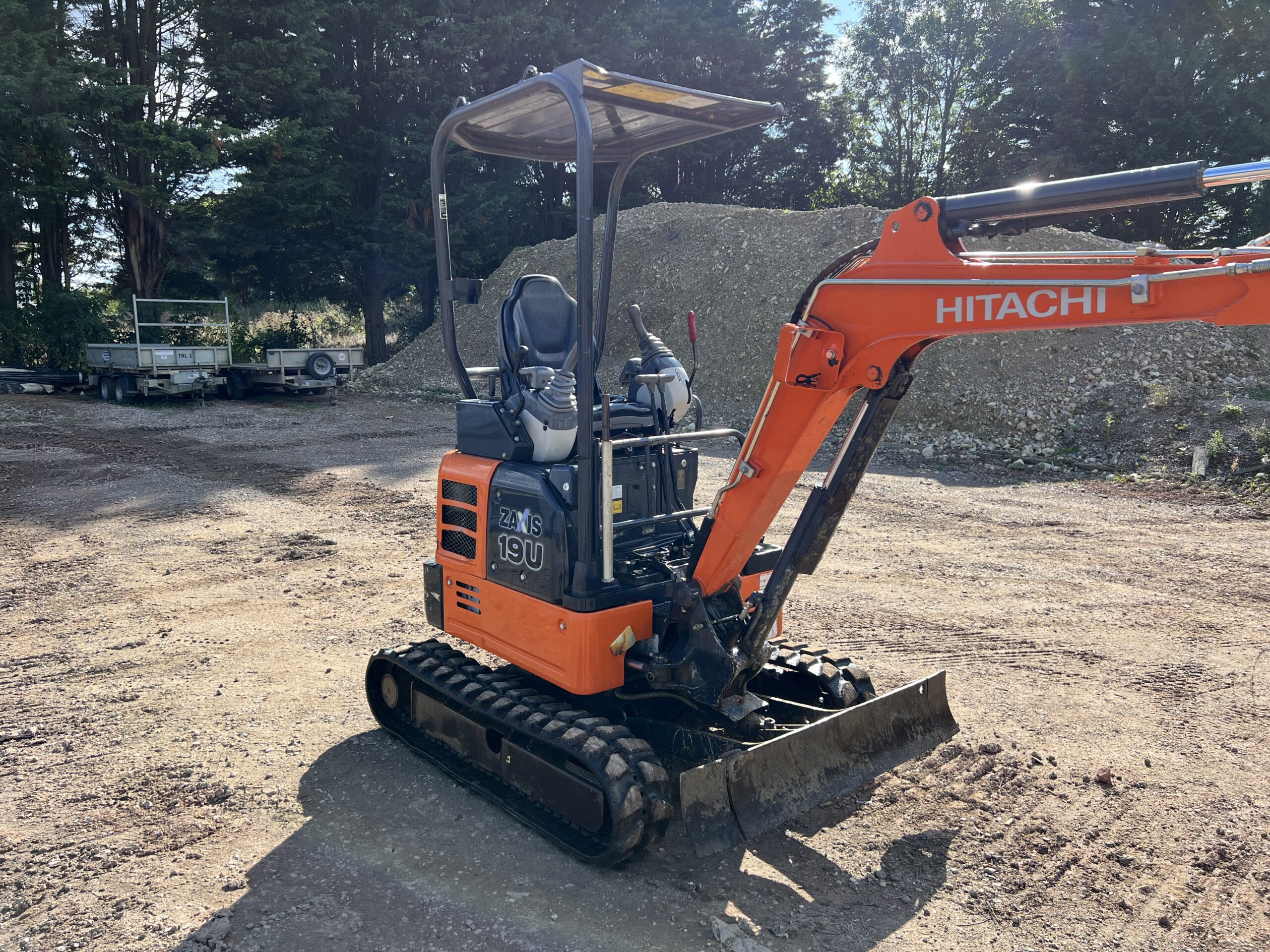 HITACHI ZX19U-5A 2018 - used plant for sale at J Hawes Ltd - view 3