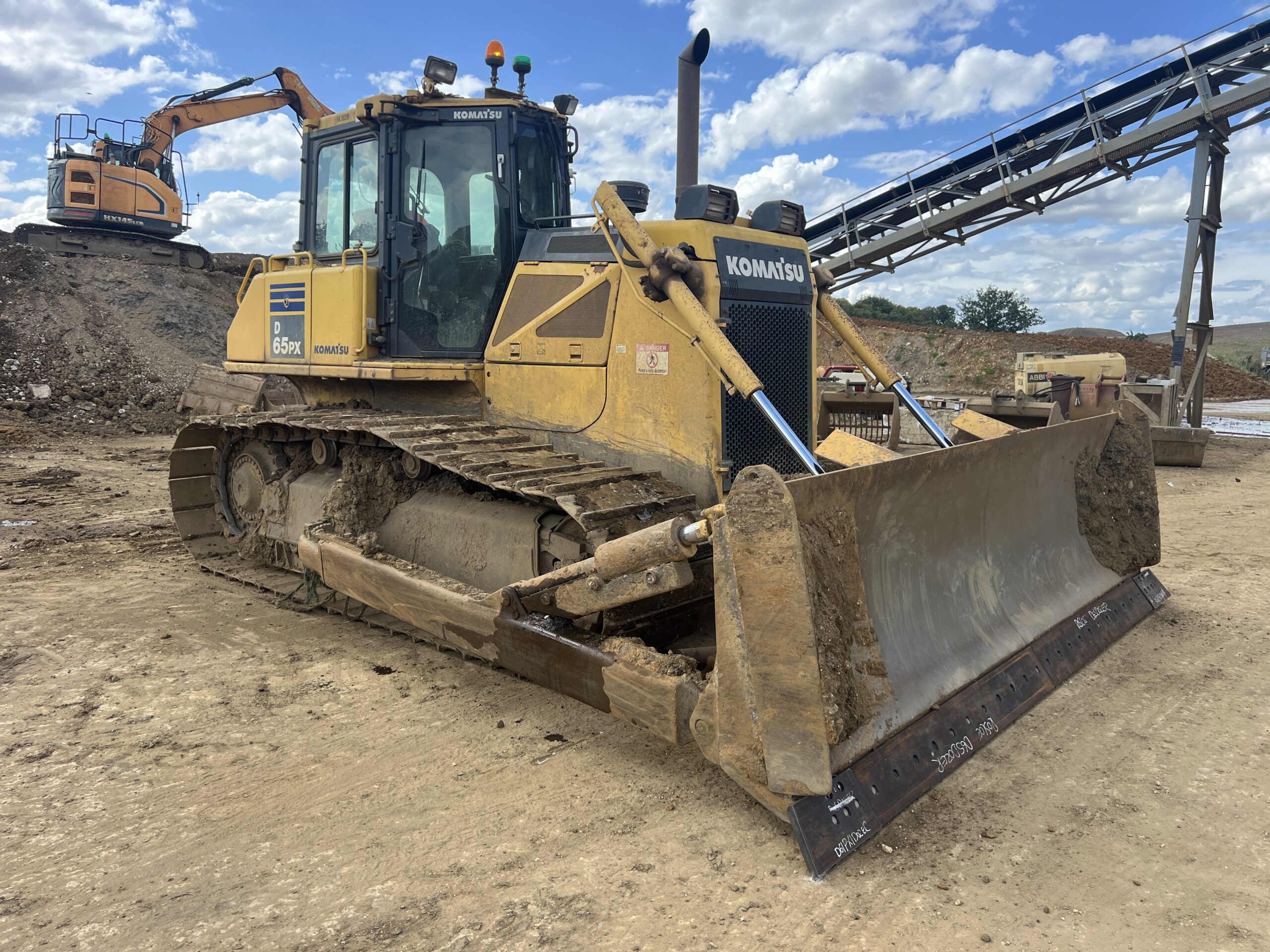 KOMATSU D65PX-17 - used plant for sale at J Hawes Ltd - view 2