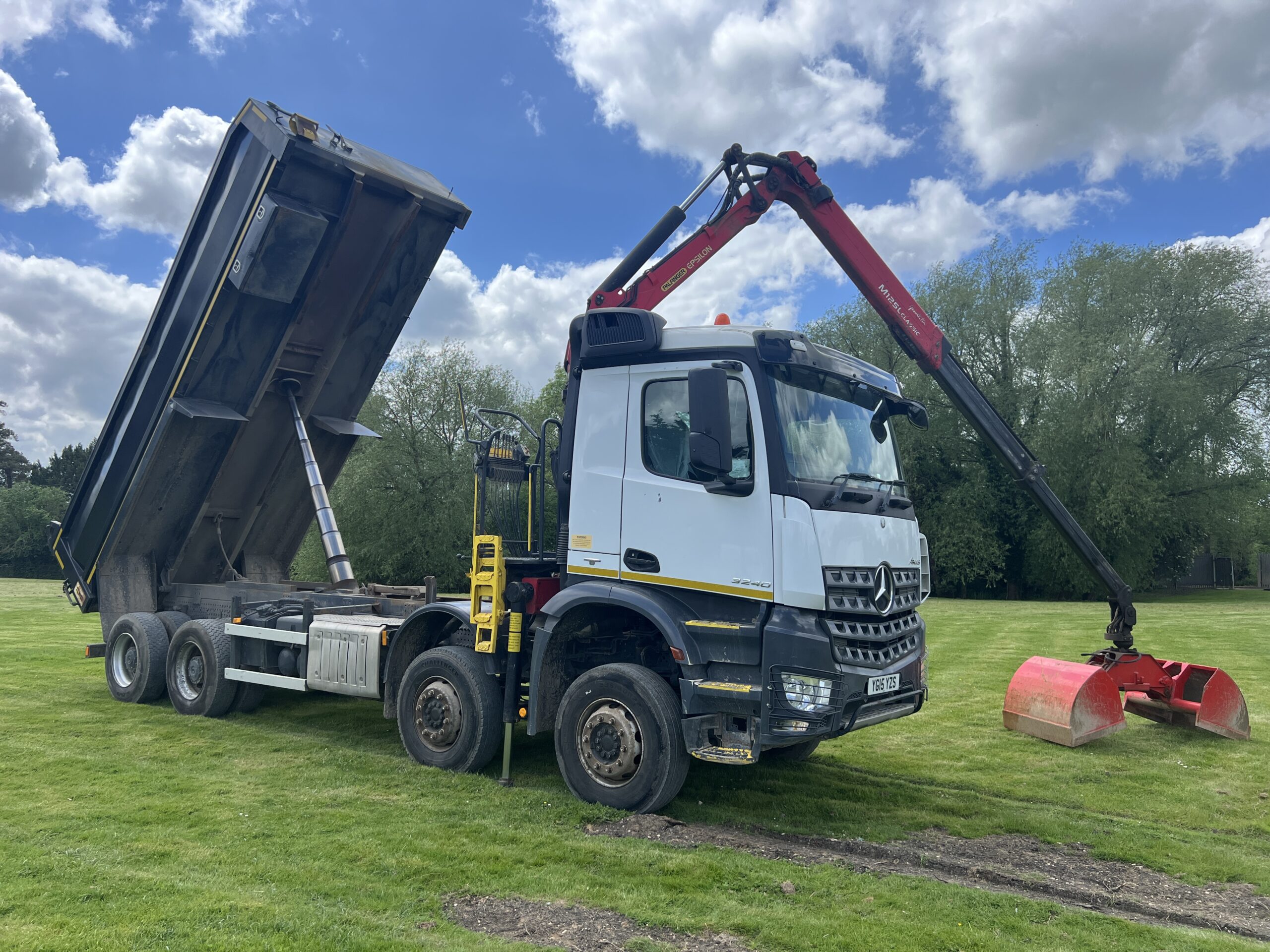 MERCEDES AROCS 3240 2015 - used trucks for sale at J Hawes Ltd - view 12