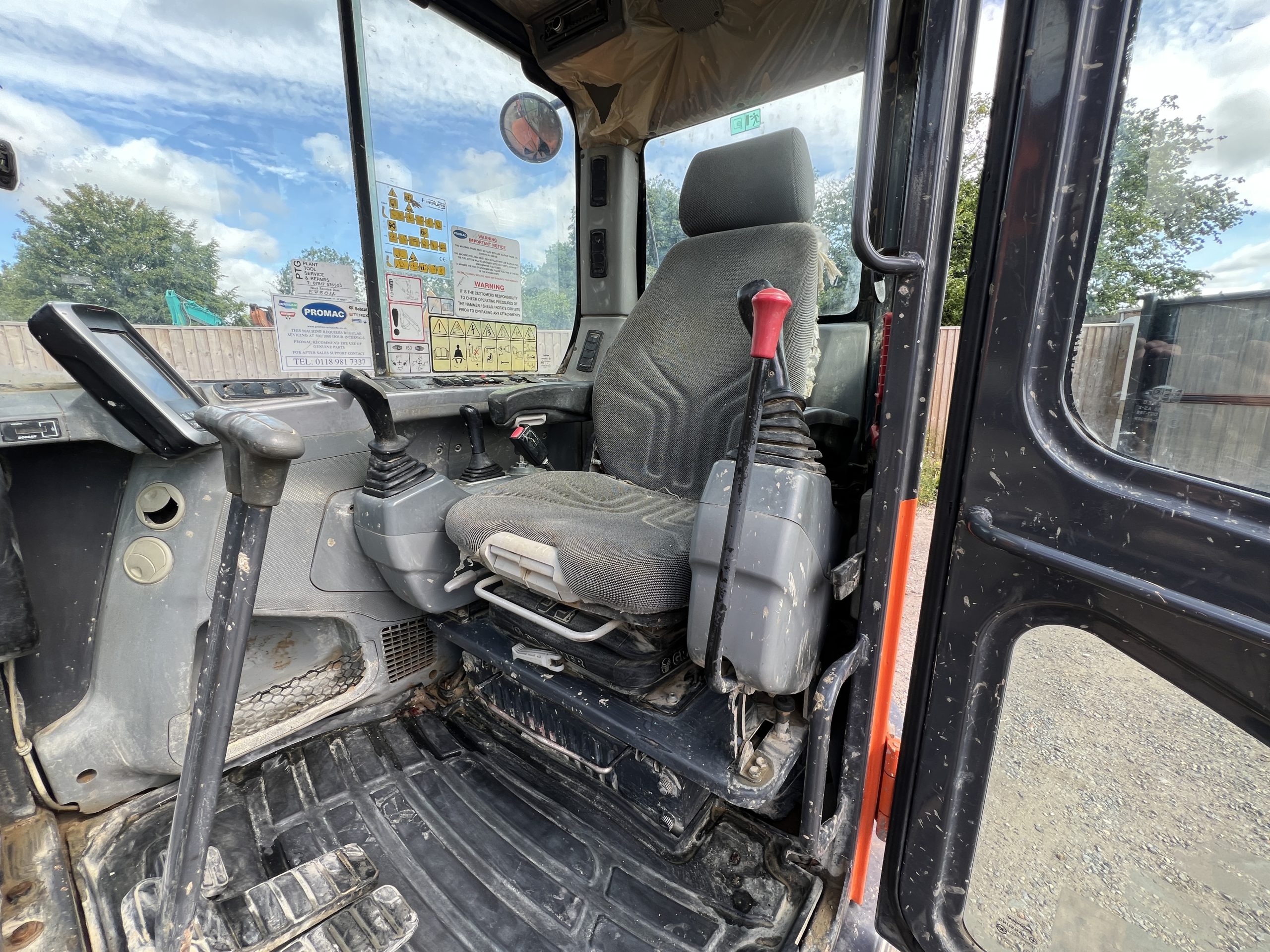 6 TON DOOSAN DX63-3 2016 - used plant for sale at J Hawes Ltd - view 8