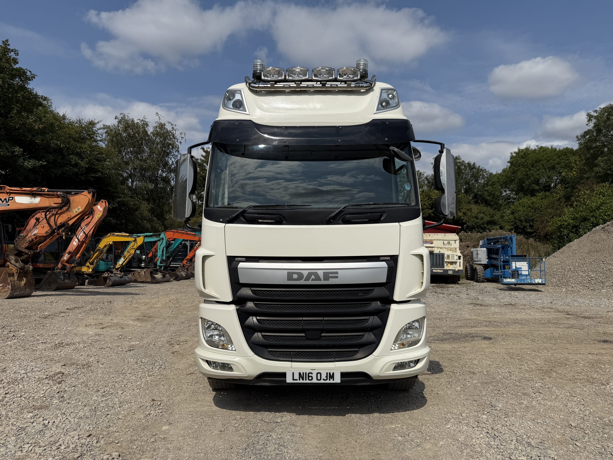DAF CF460 BEAVERTAIL 2016 - used trucks for sale at J Hawes Ltd - view 3