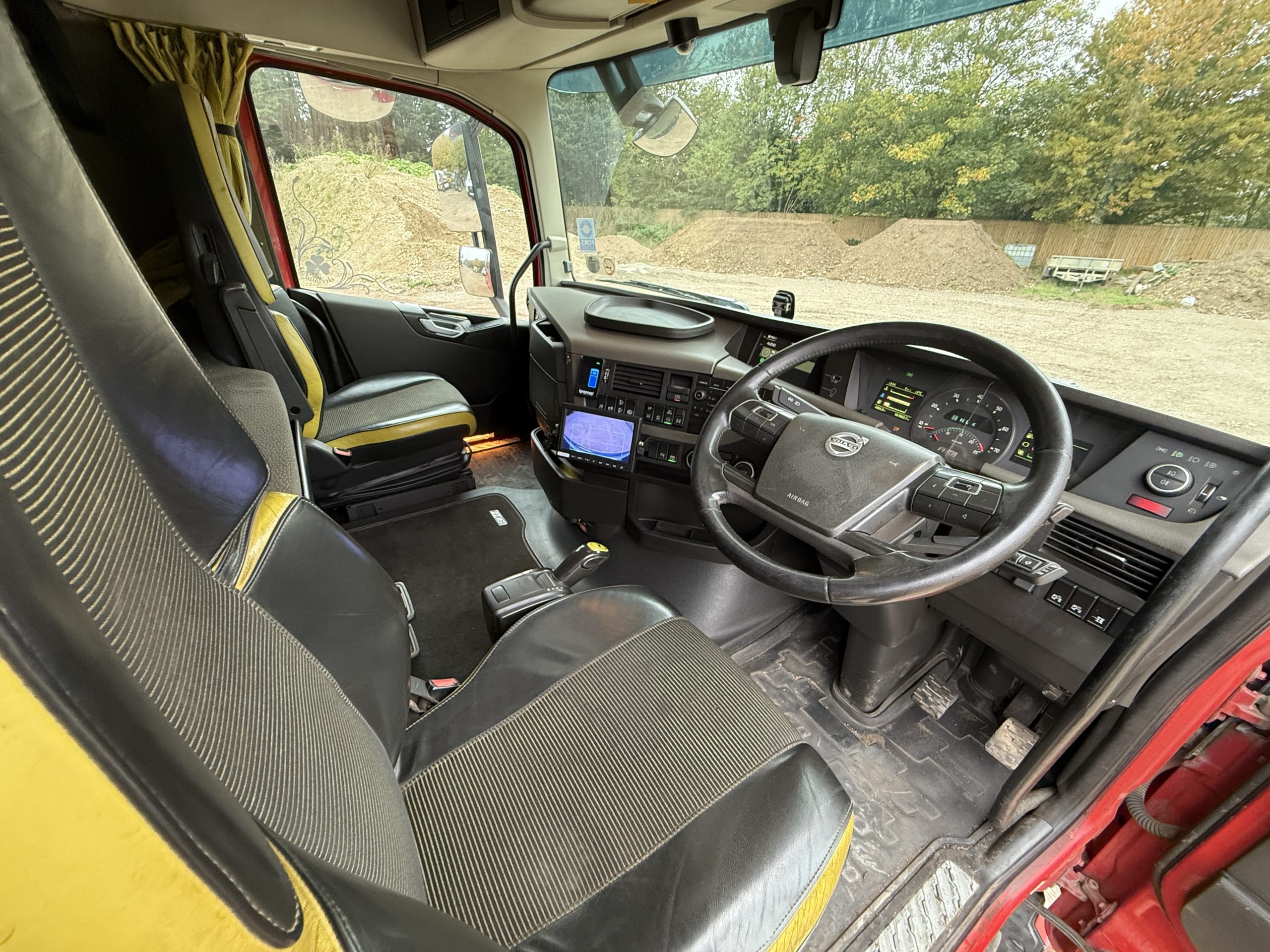 120T VOLVO FH16 650 2017 - used trucks for sale at J Hawes Ltd - view 15