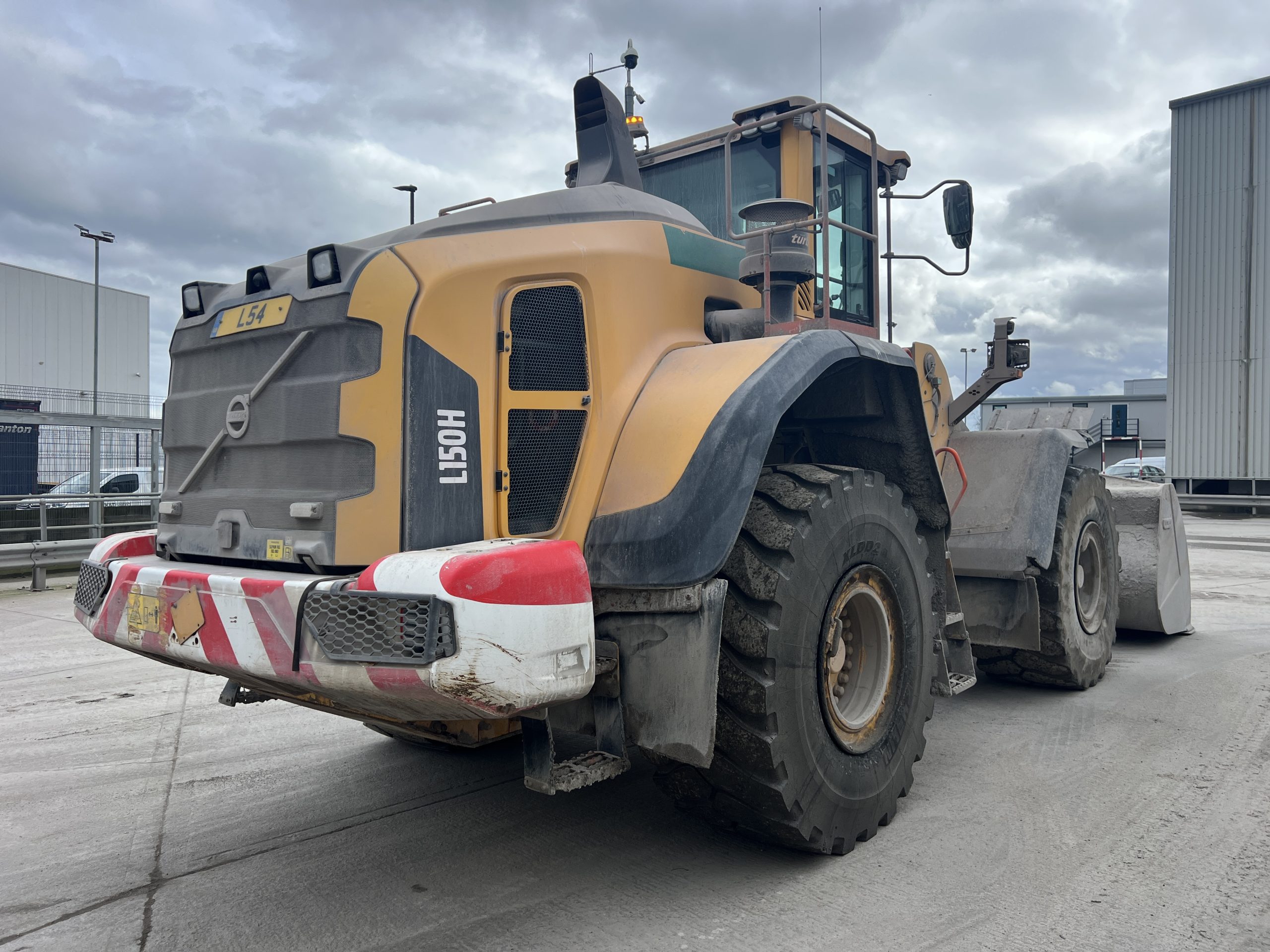 VOLVO L150H LOADING SHOVEL - used plant for sale at J Hawes Ltd - view 4