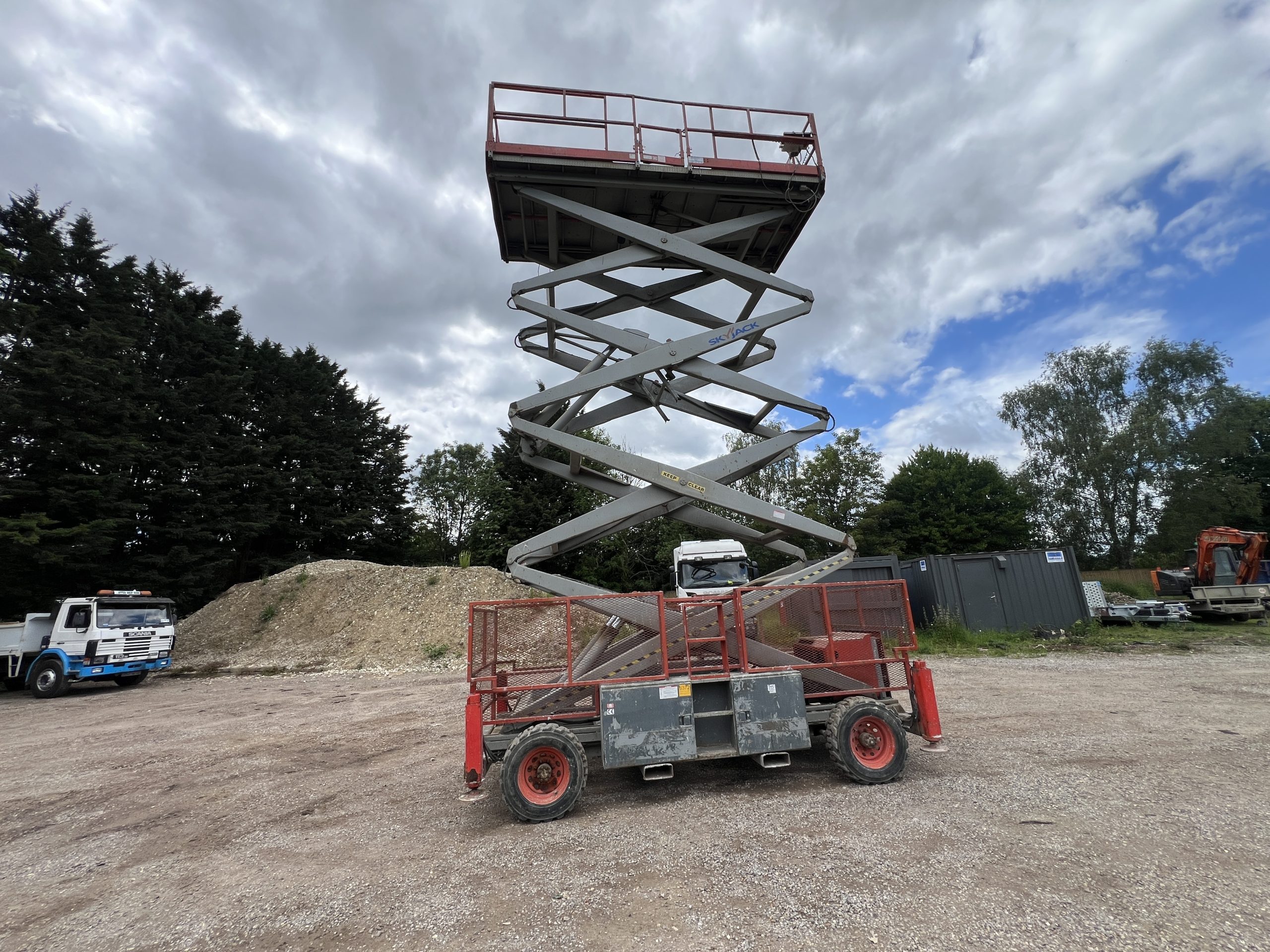 SKYJACK SJ9250 ROUGH TERRAIN SCISSOR 2008 - used plant for sale at J Hawes Ltd - view 7