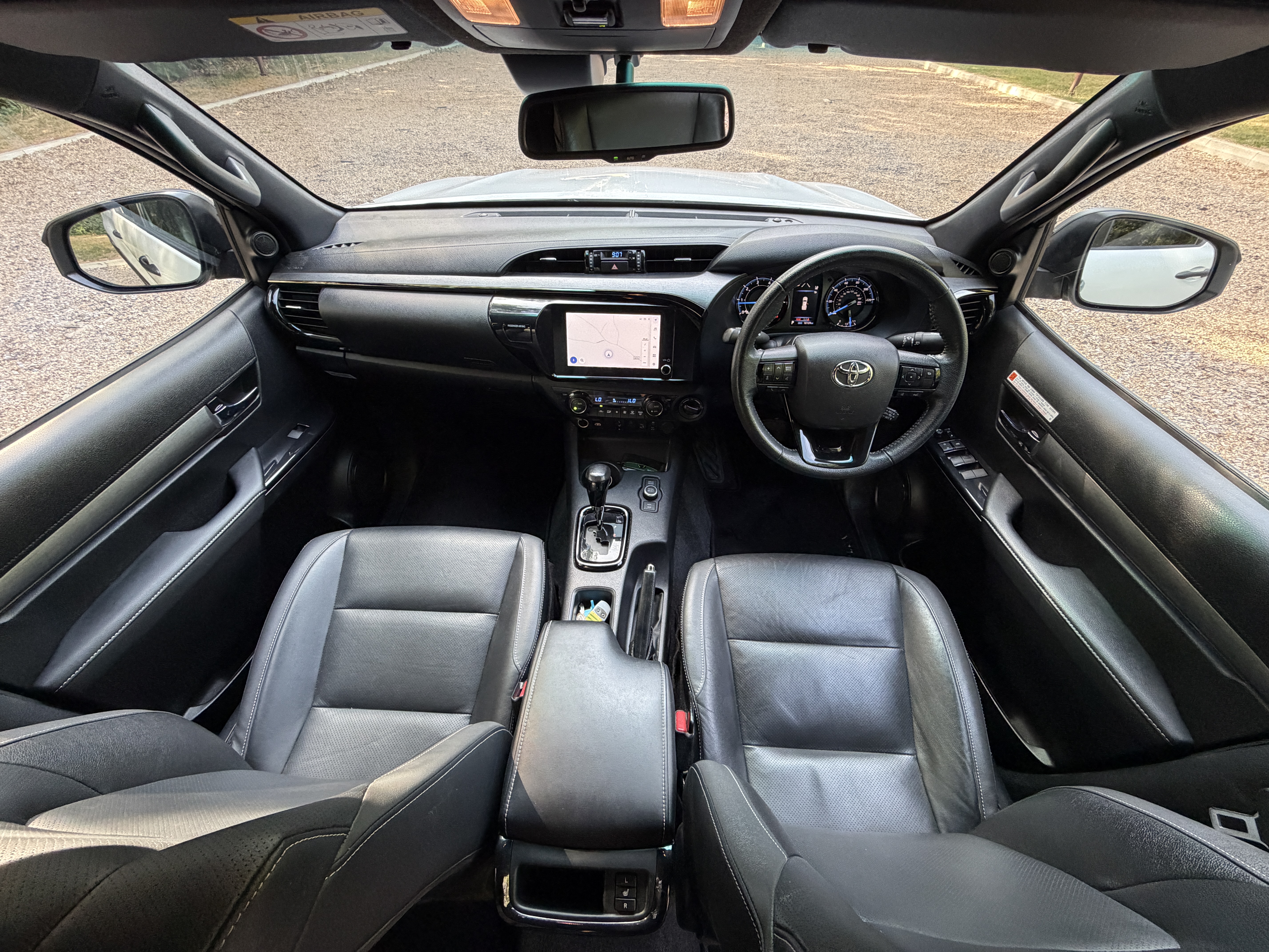 TOYOTA HILUX INVINCIBLE X 2.8 D-4D HYBRID 48V AUTO - used vehicles for sale at J Hawes Ltd - view 10