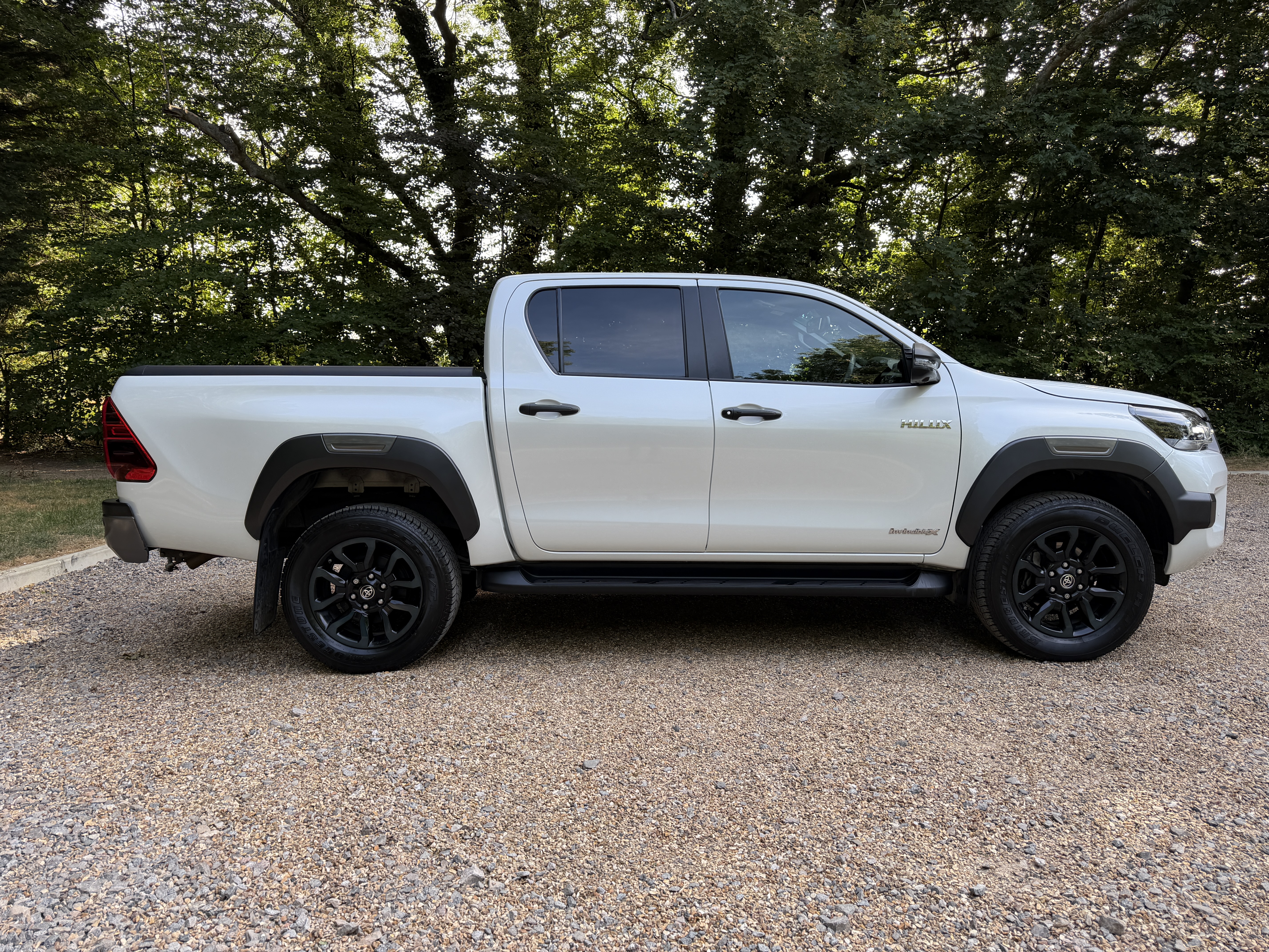 TOYOTA HILUX INVINCIBLE X 2.8 D-4D HYBRID 48V AUTO - used vehicles for sale at J Hawes Ltd - view 2
