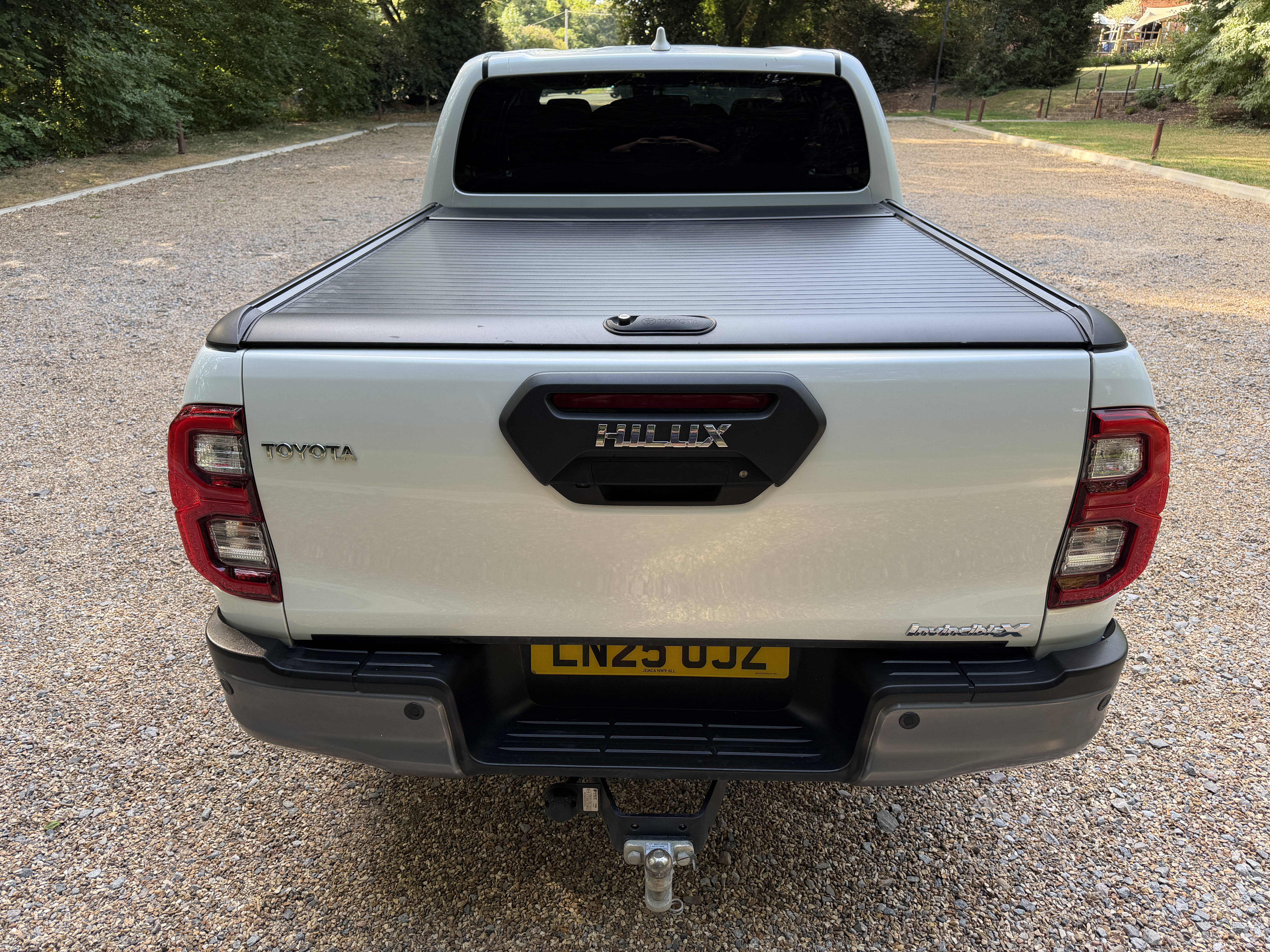 TOYOTA HILUX INVINCIBLE X 2.8 D-4D HYBRID 48V AUTO - used vehicles for sale at J Hawes Ltd - view 8