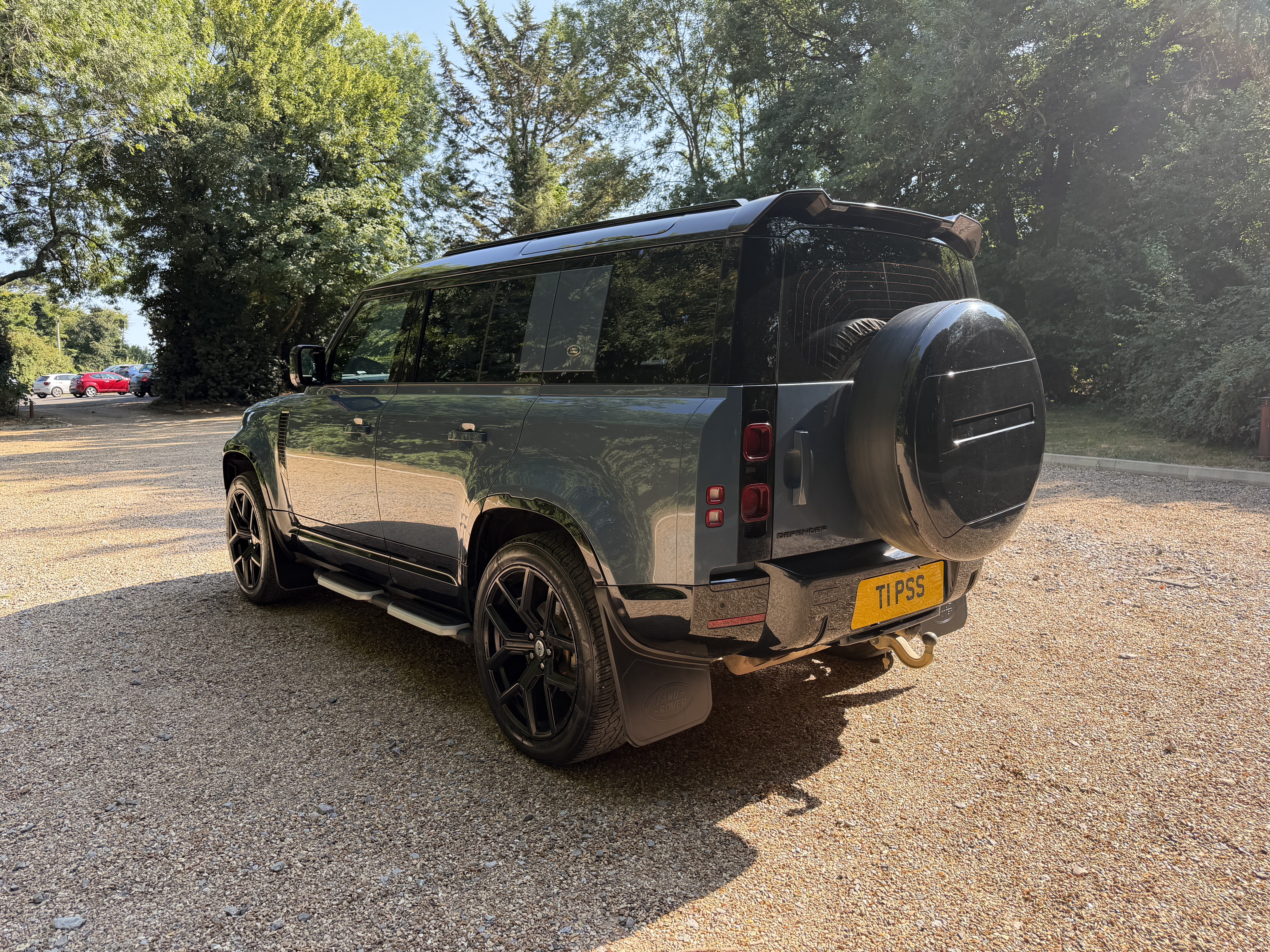 LAND ROVER DEFENDER SE D MHEV AUTO 2022 (72 REG) - used vehicles for sale at J Hawes Ltd - view 4