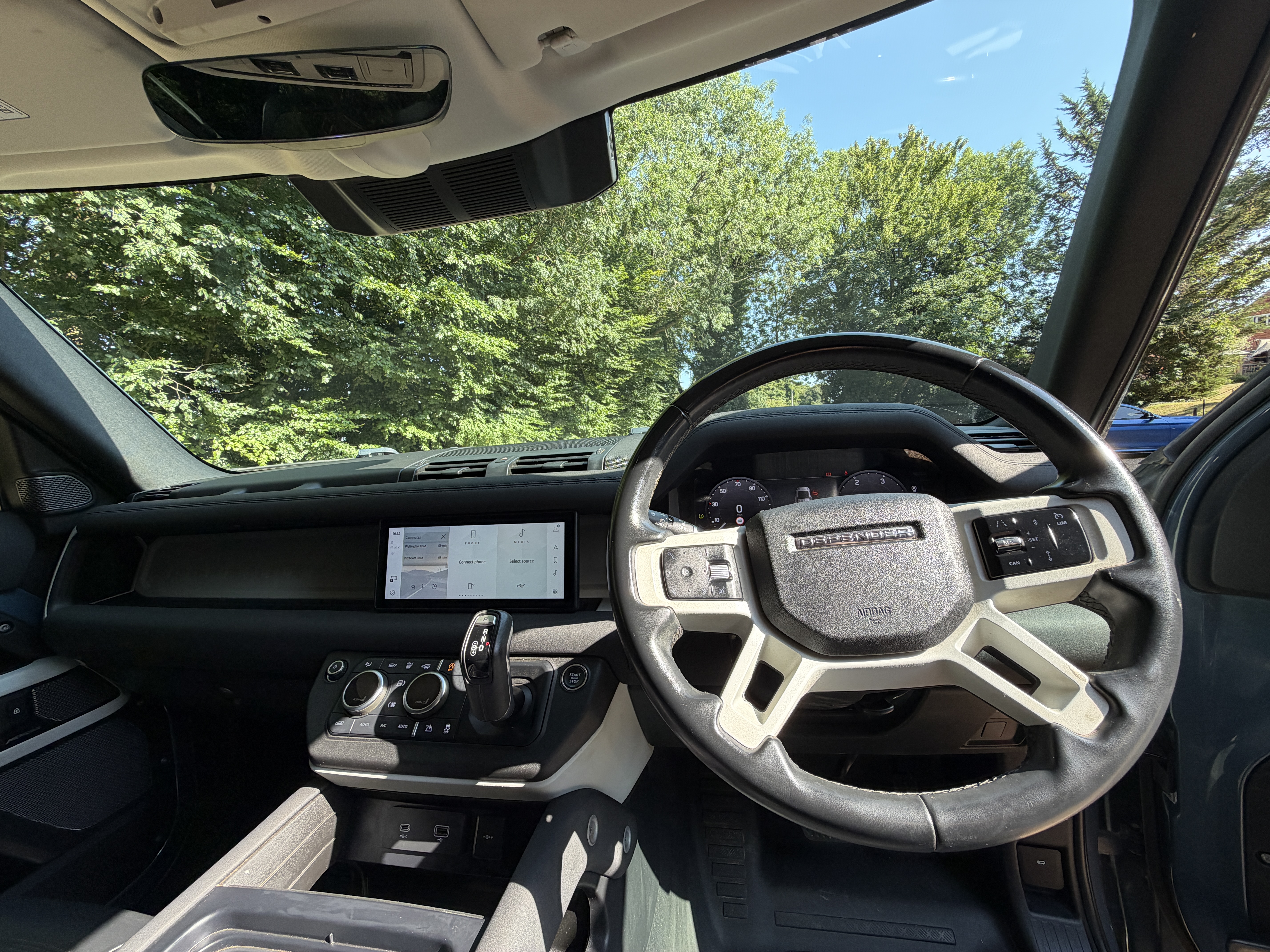 LAND ROVER DEFENDER SE D MHEV AUTO 2022 (72 REG) - used vehicles for sale at J Hawes Ltd - view 10