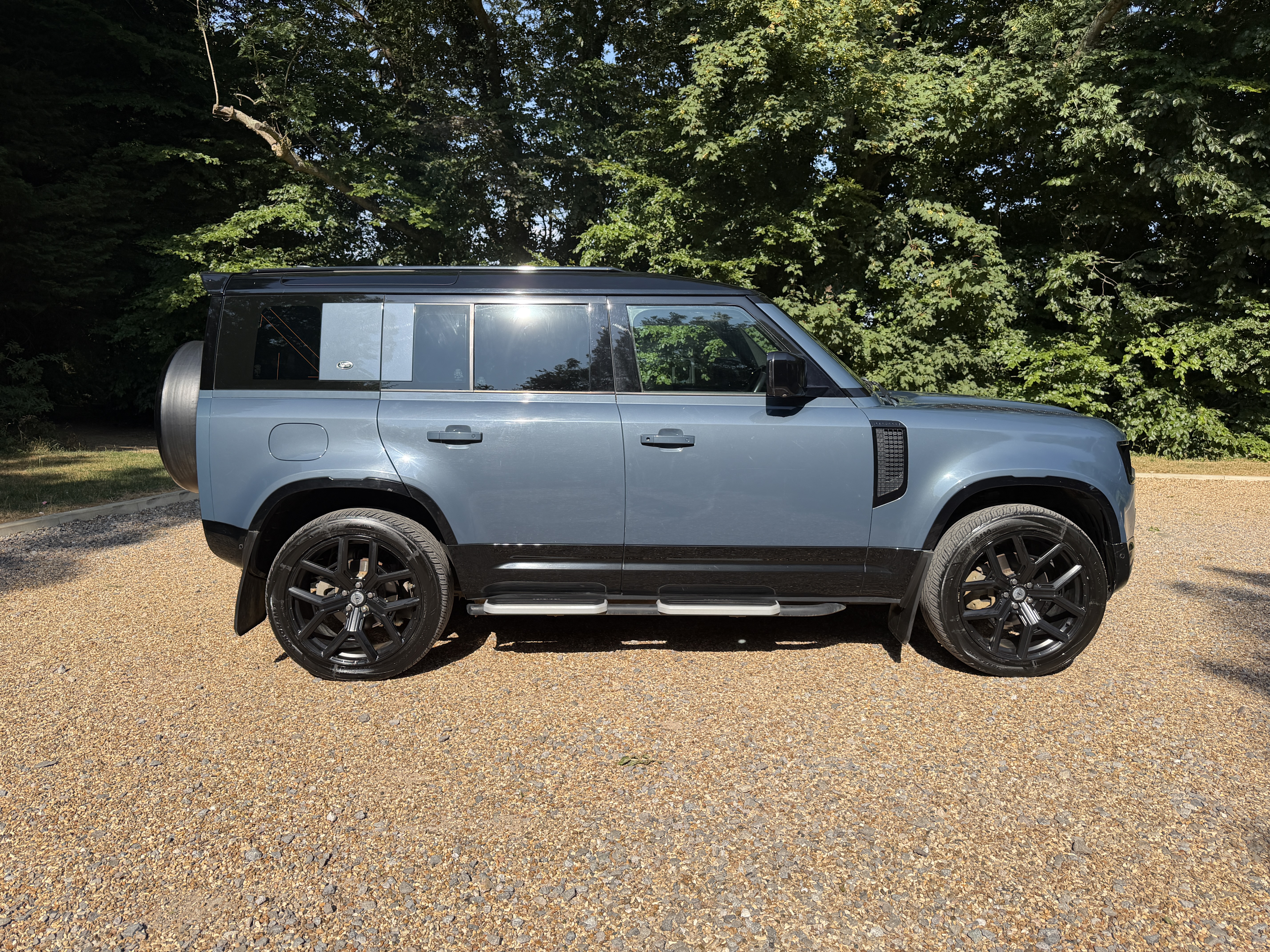 LAND ROVER DEFENDER SE D MHEV AUTO 2022 (72 REG) - used vehicles for sale at J Hawes Ltd - view 2