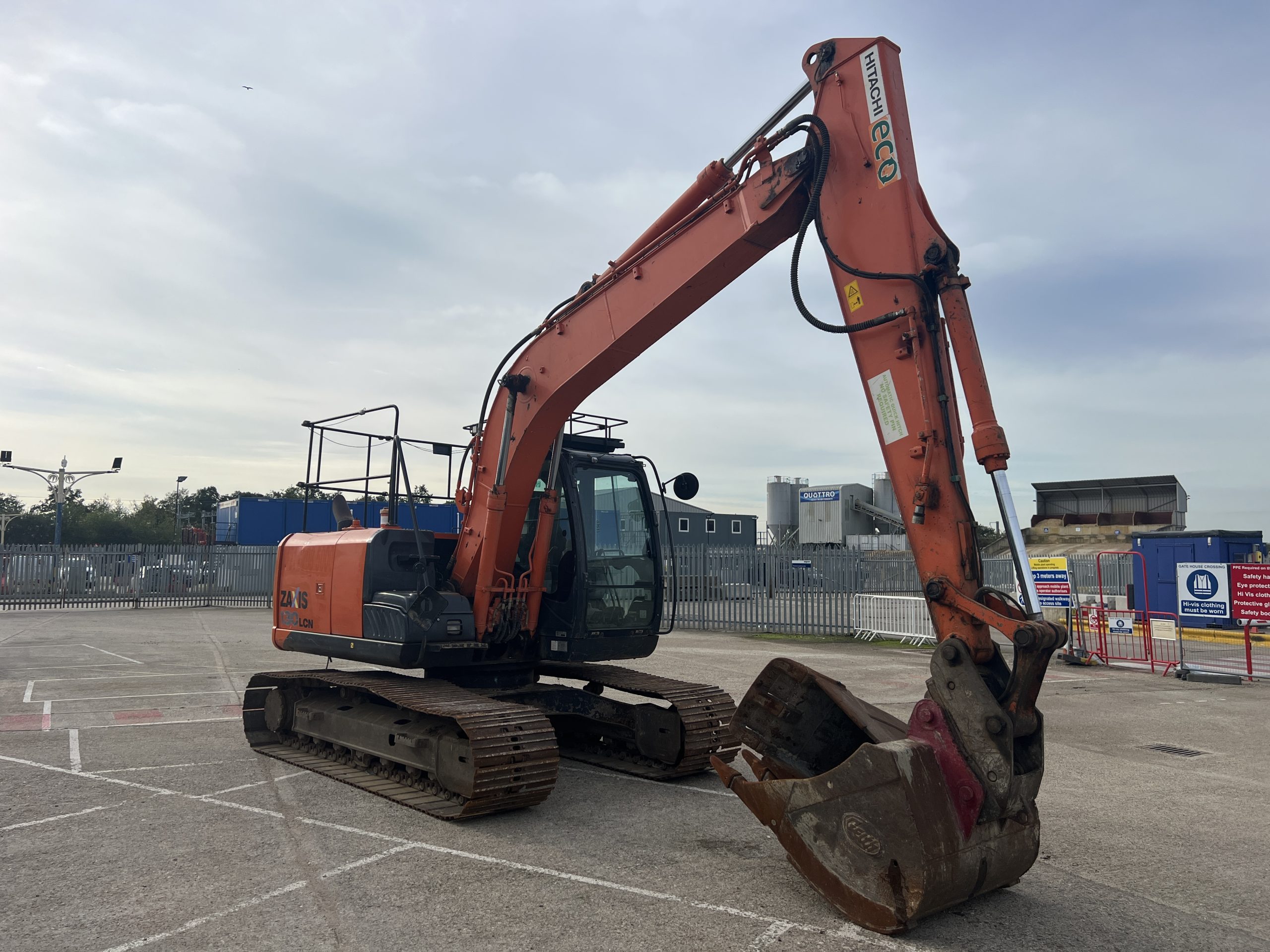 HITACHI ZX130LCN-5B - used plant for sale at J Hawes Ltd - view 6