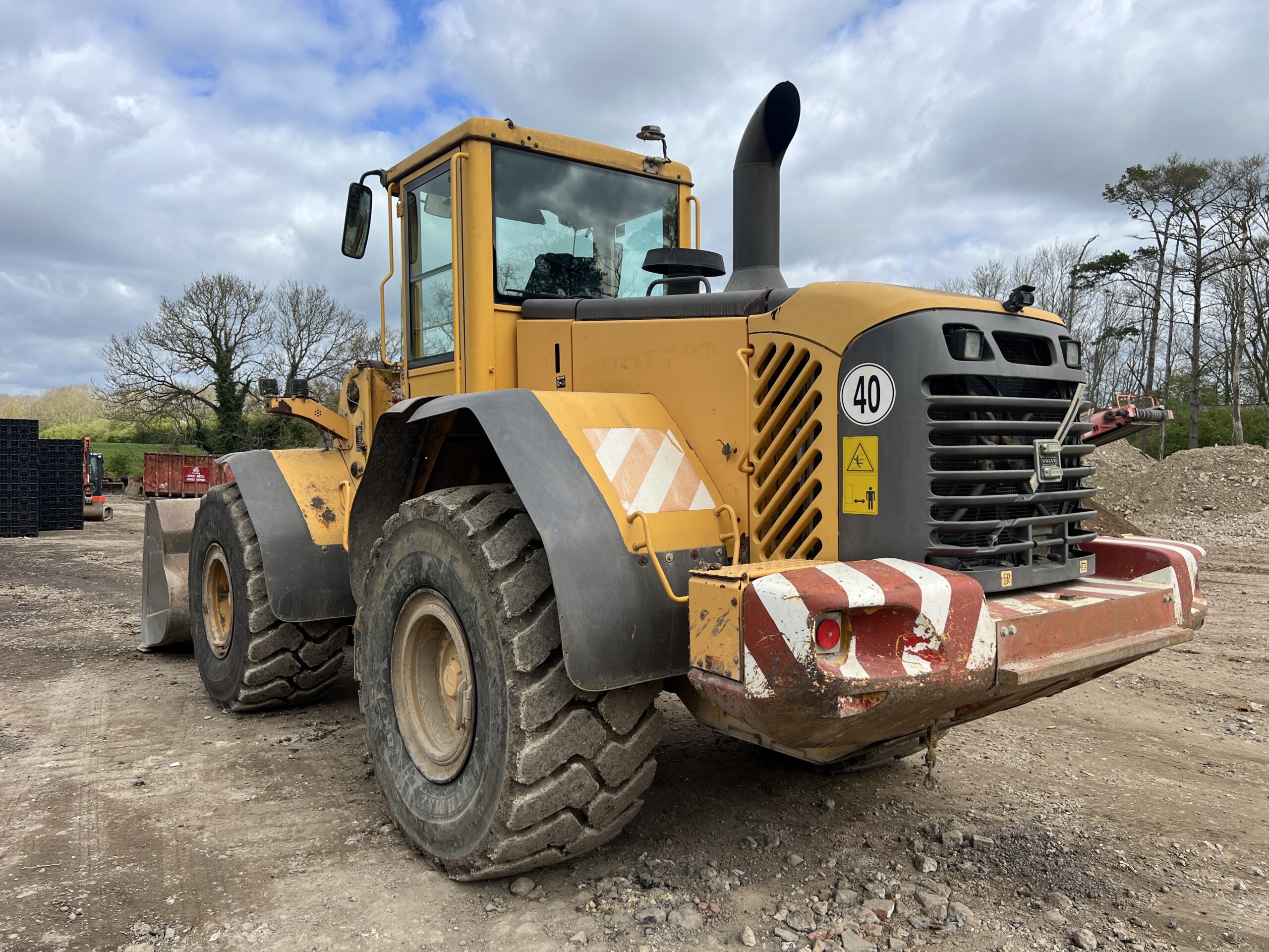 VOLVO L110E WHEELED LOADER 2003 - used plant for sale at J Hawes Ltd - view 8