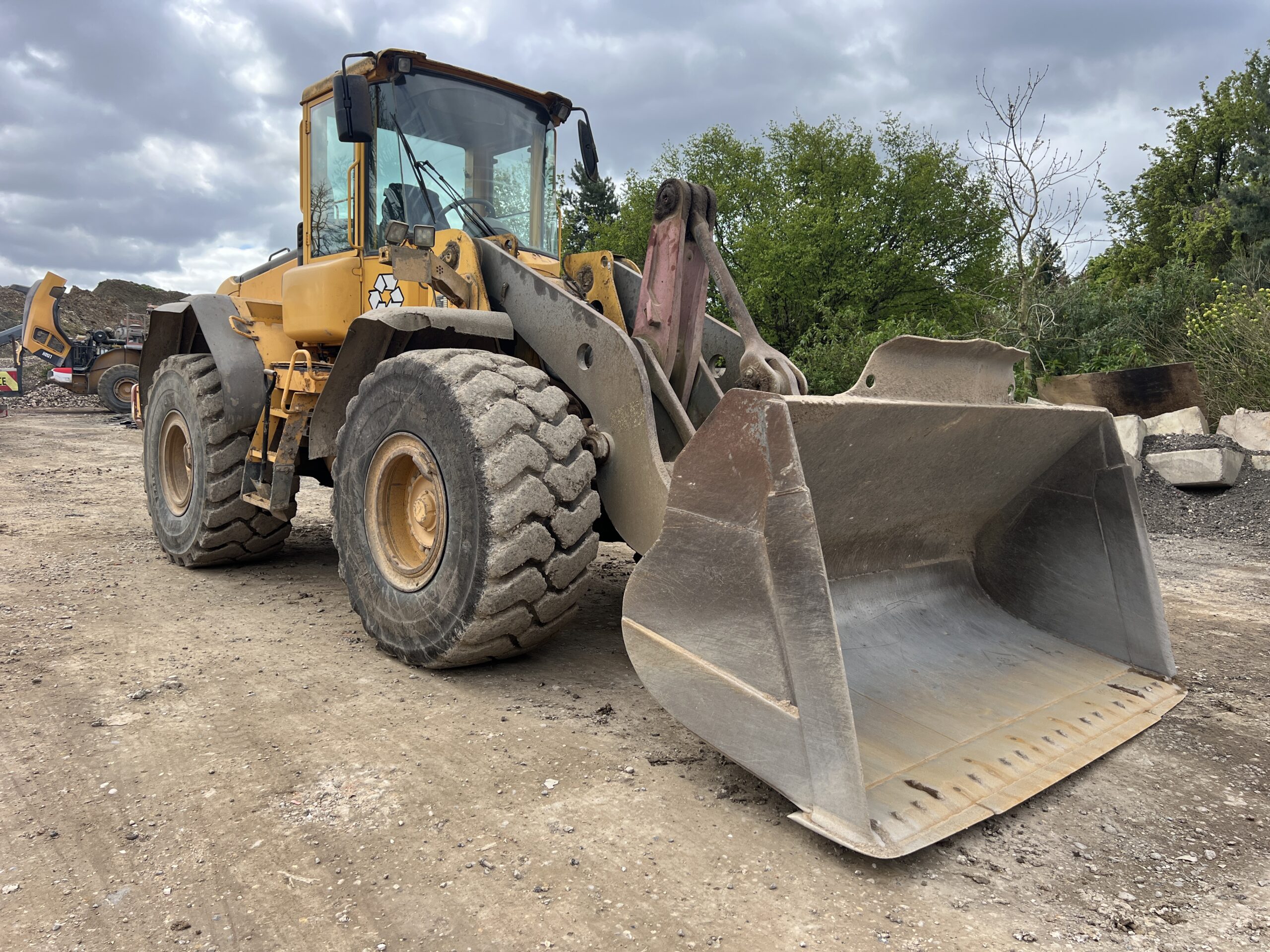 VOLVO L110E WHEELED LOADER 2003 - used plant for sale at J Hawes Ltd - view 5