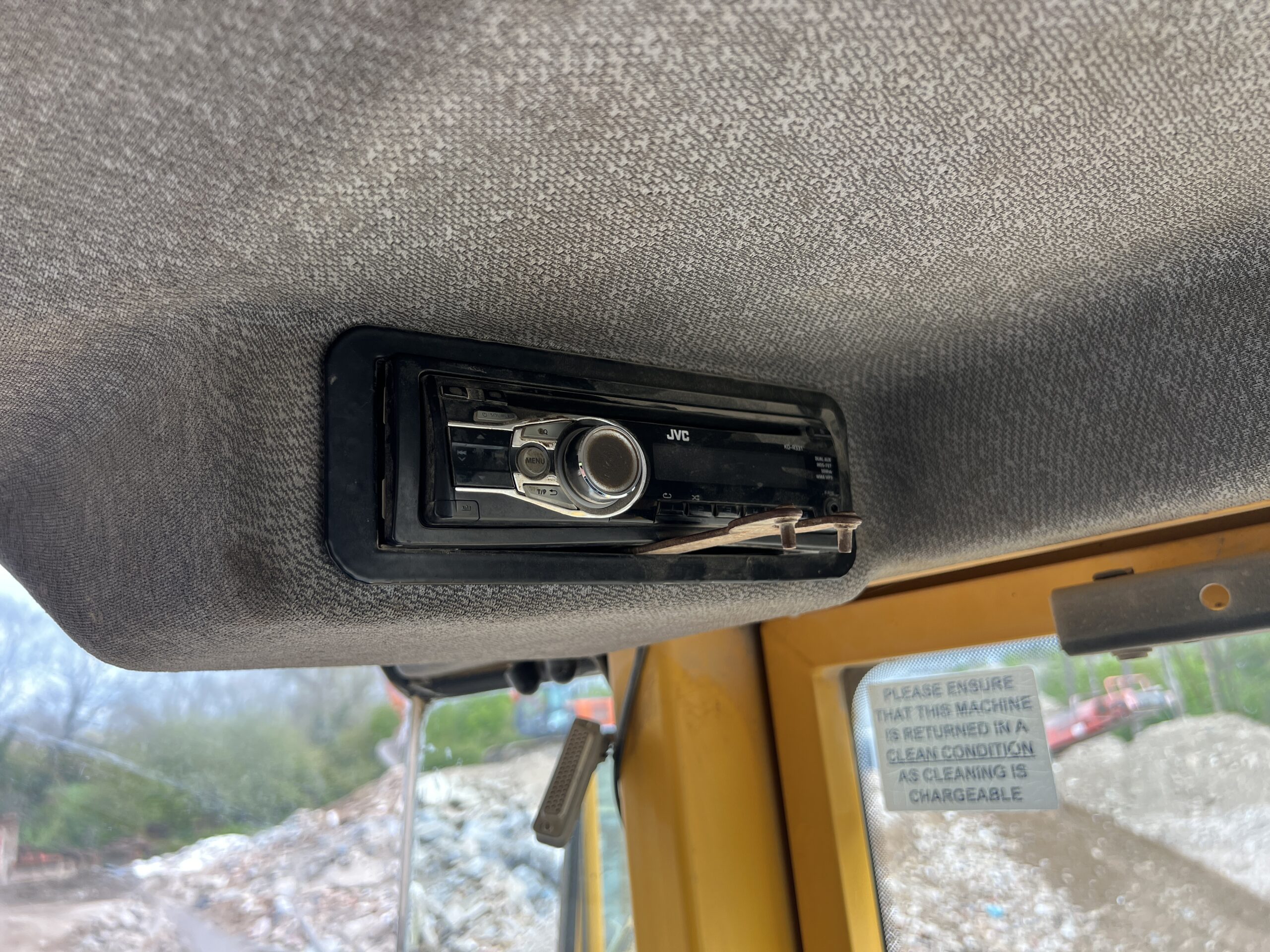 VOLVO L110E WHEELED LOADER 2003 - used plant for sale at J Hawes Ltd - view 19