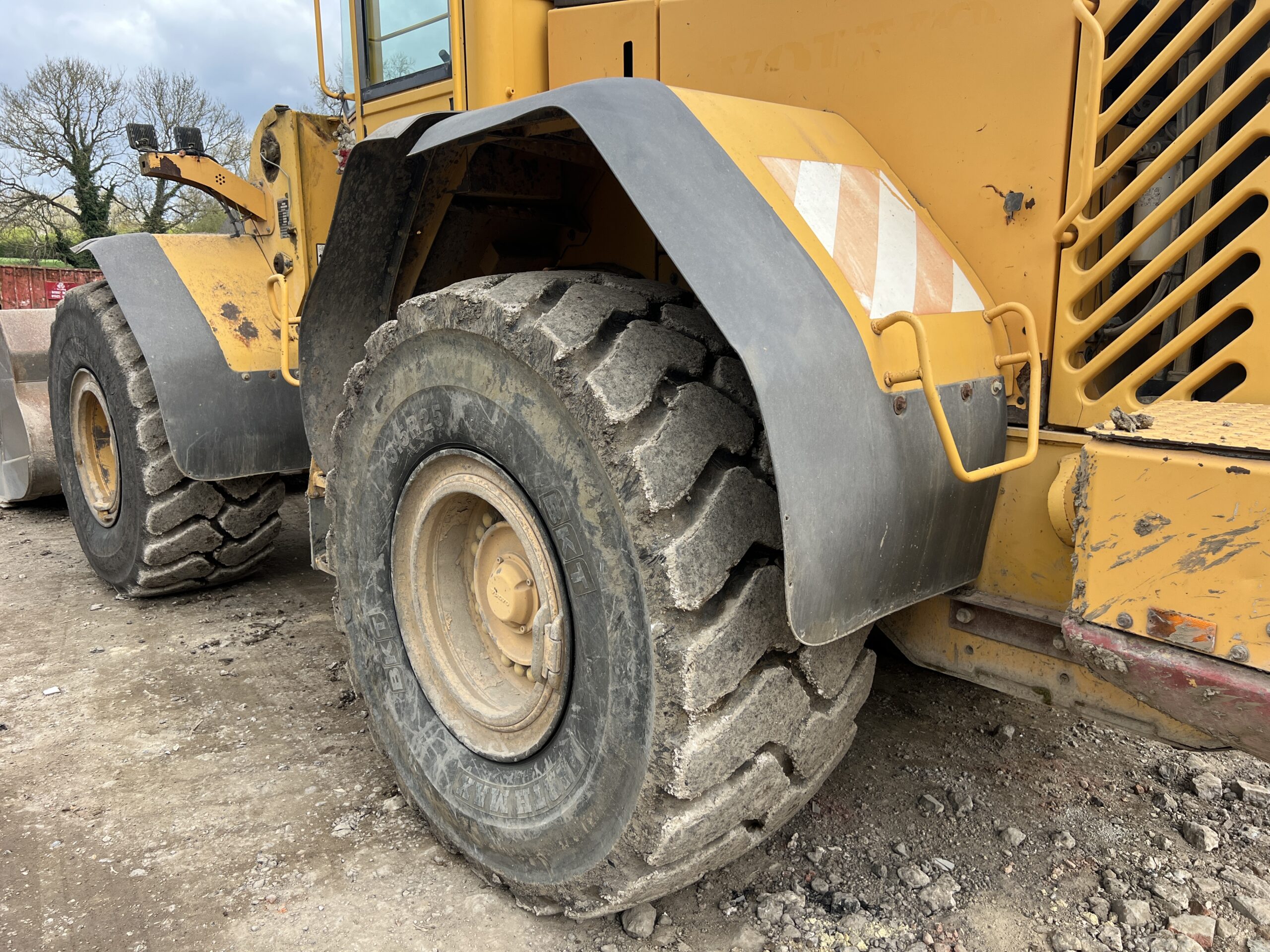 VOLVO L110E WHEELED LOADER 2003 - used plant for sale at J Hawes Ltd - view 9