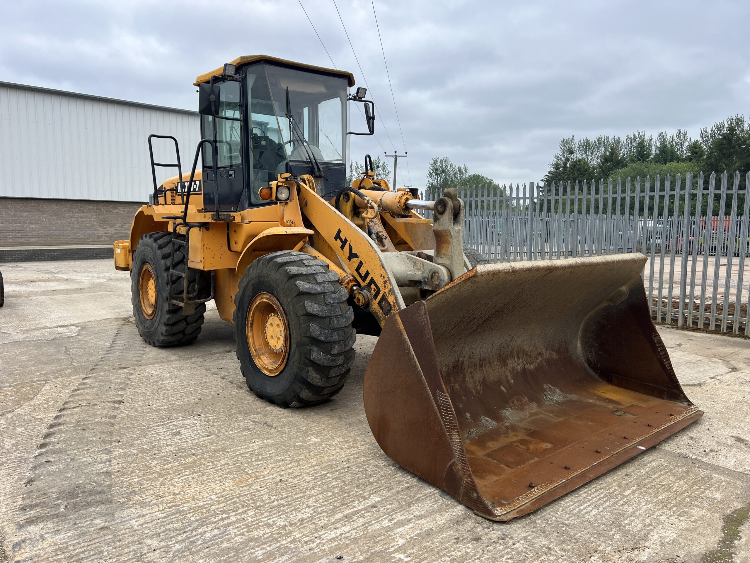 HYUNDAI HL757-7 SHOVEL 2006 - used plant for sale at J Hawes Ltd - view 6