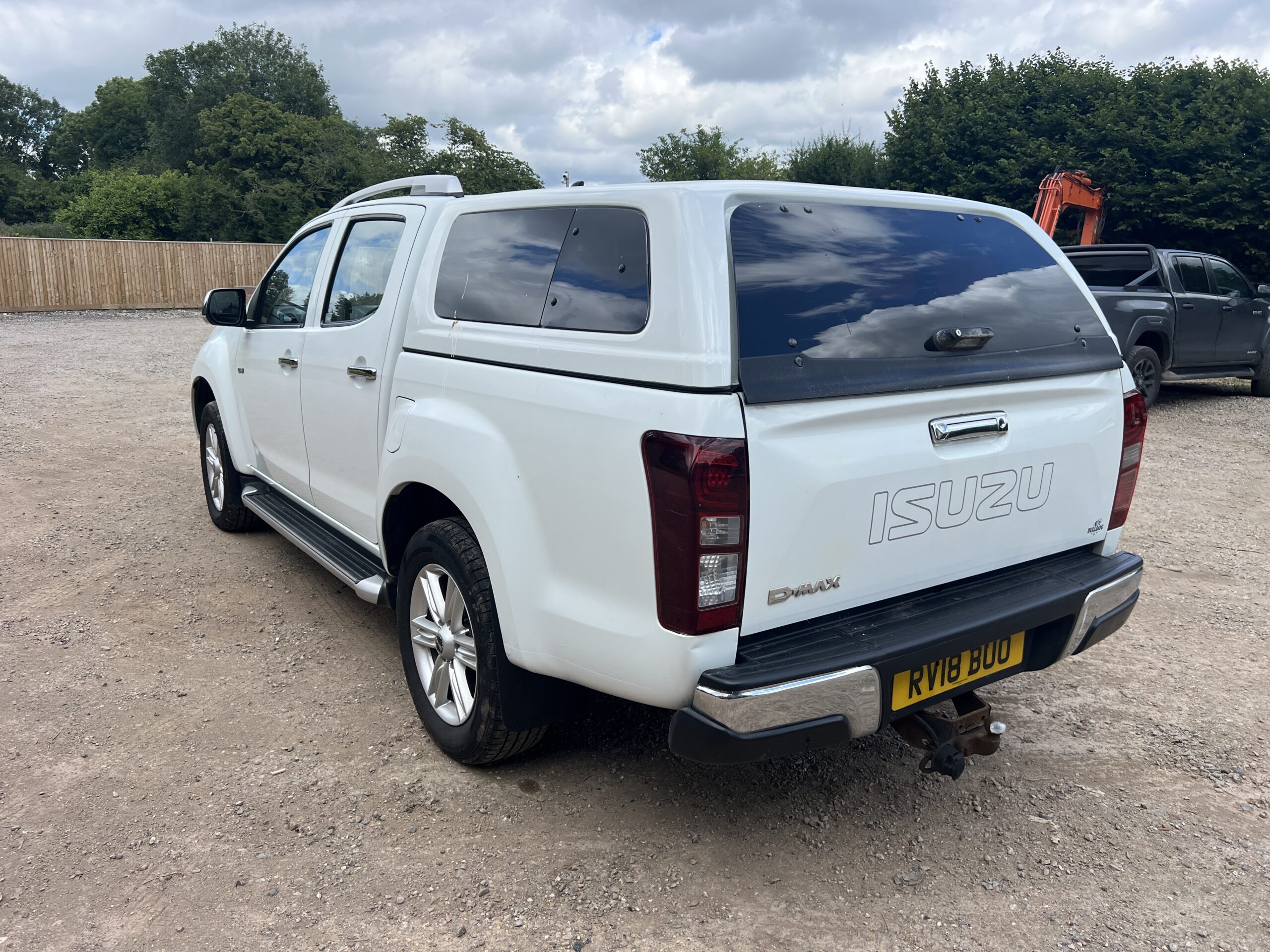 ISUZU D-MAX PICK UP - used vehicles for sale at J Hawes Ltd - view 5