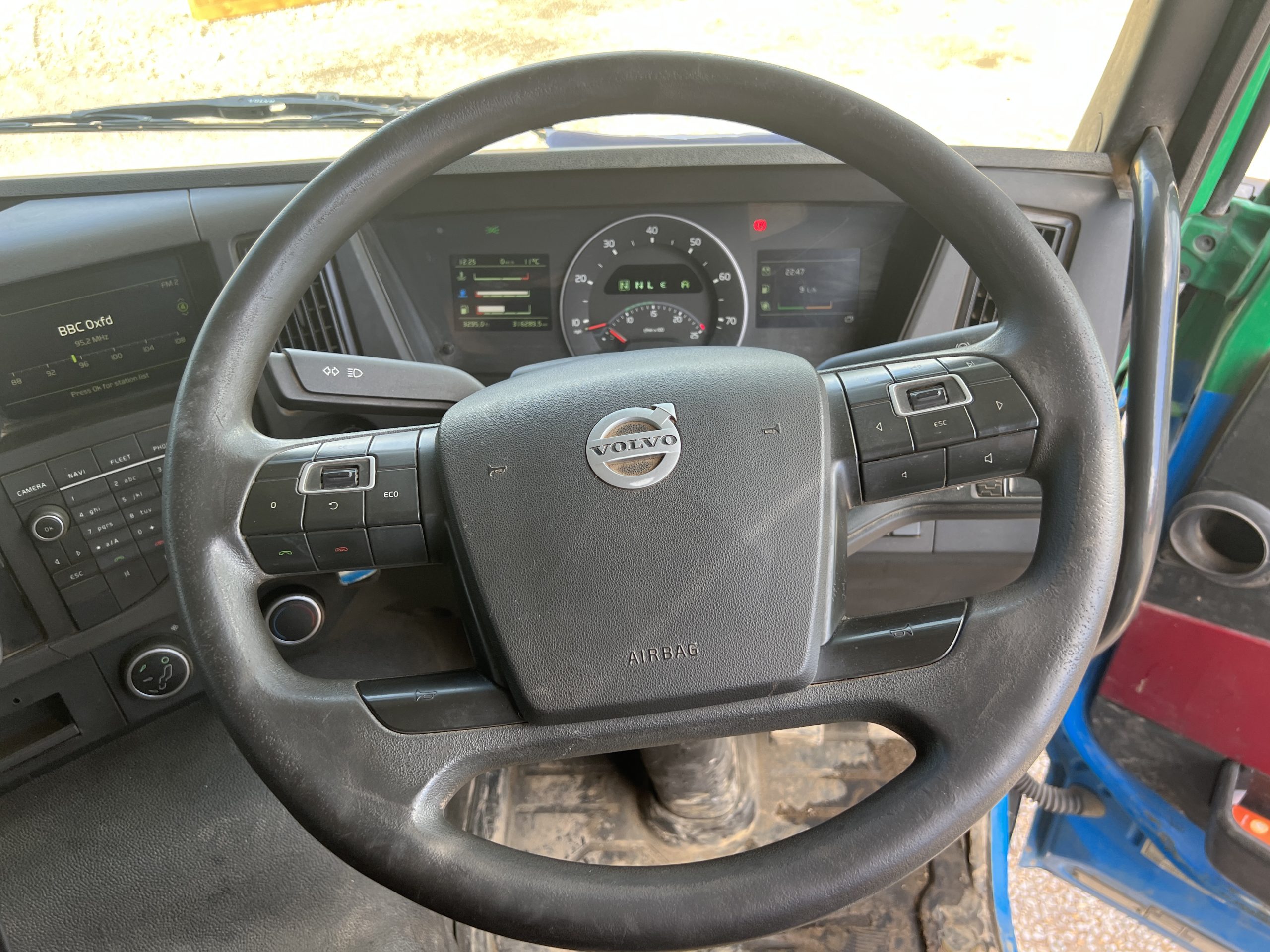 VOLVO FMX410 TIPPER LORRY 2015 - used trucks for sale at J Hawes Ltd - view 17