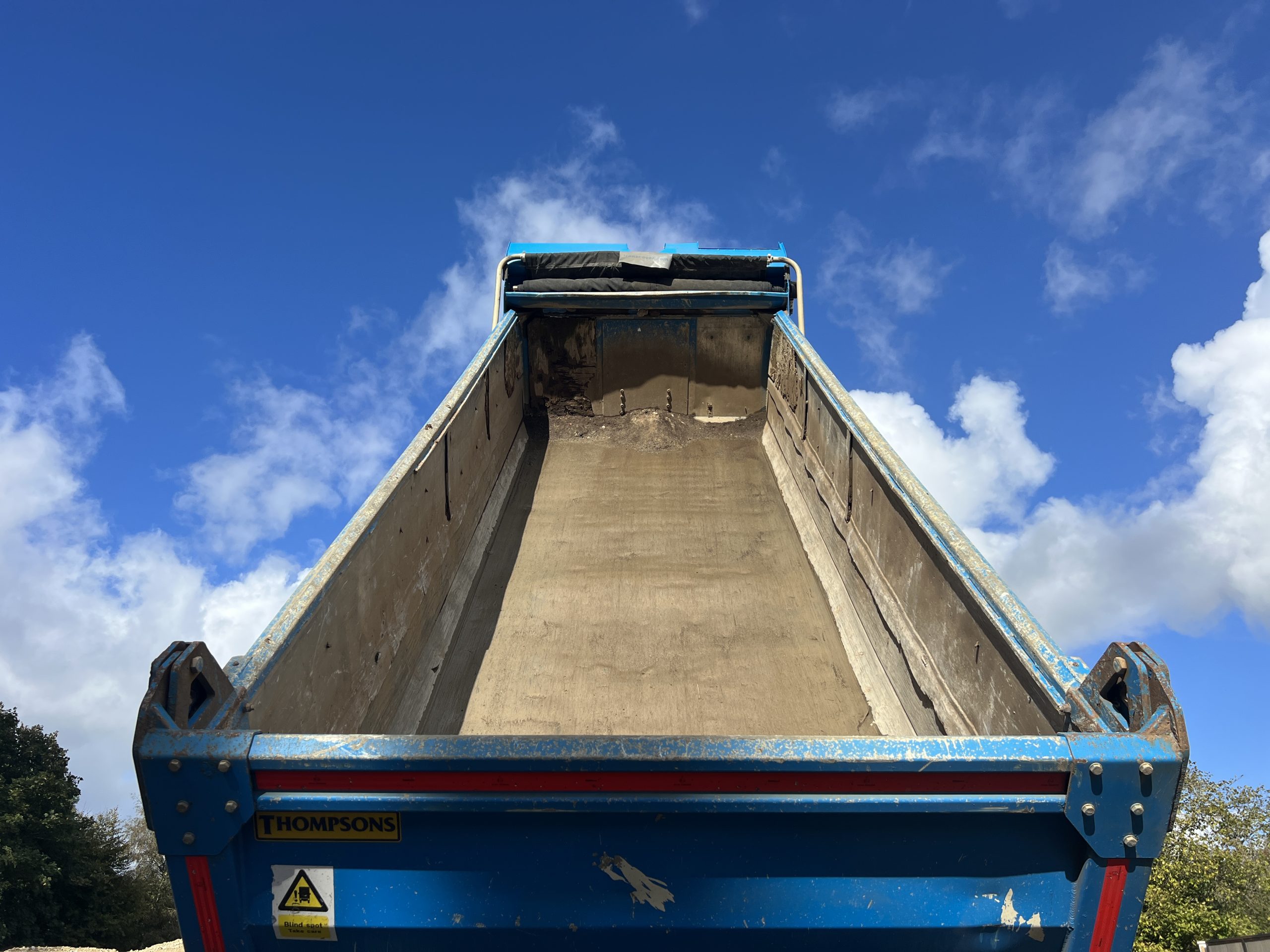 VOLVO FMX410 TIPPER LORRY 2015 - used trucks for sale at J Hawes Ltd - view 9