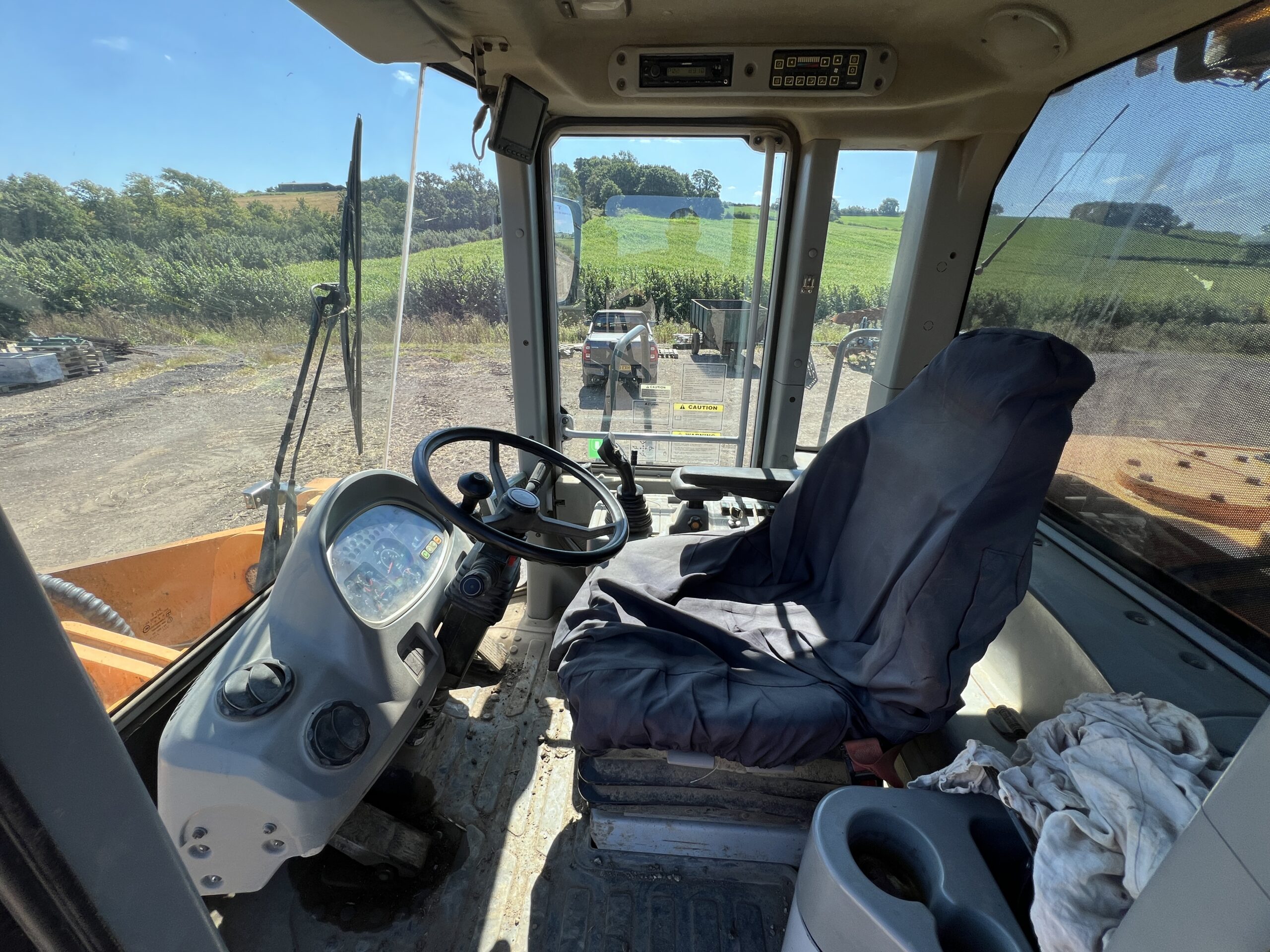 HYUNDAI HL770-7A 2010 - used plant for sale at J Hawes Ltd - view 13