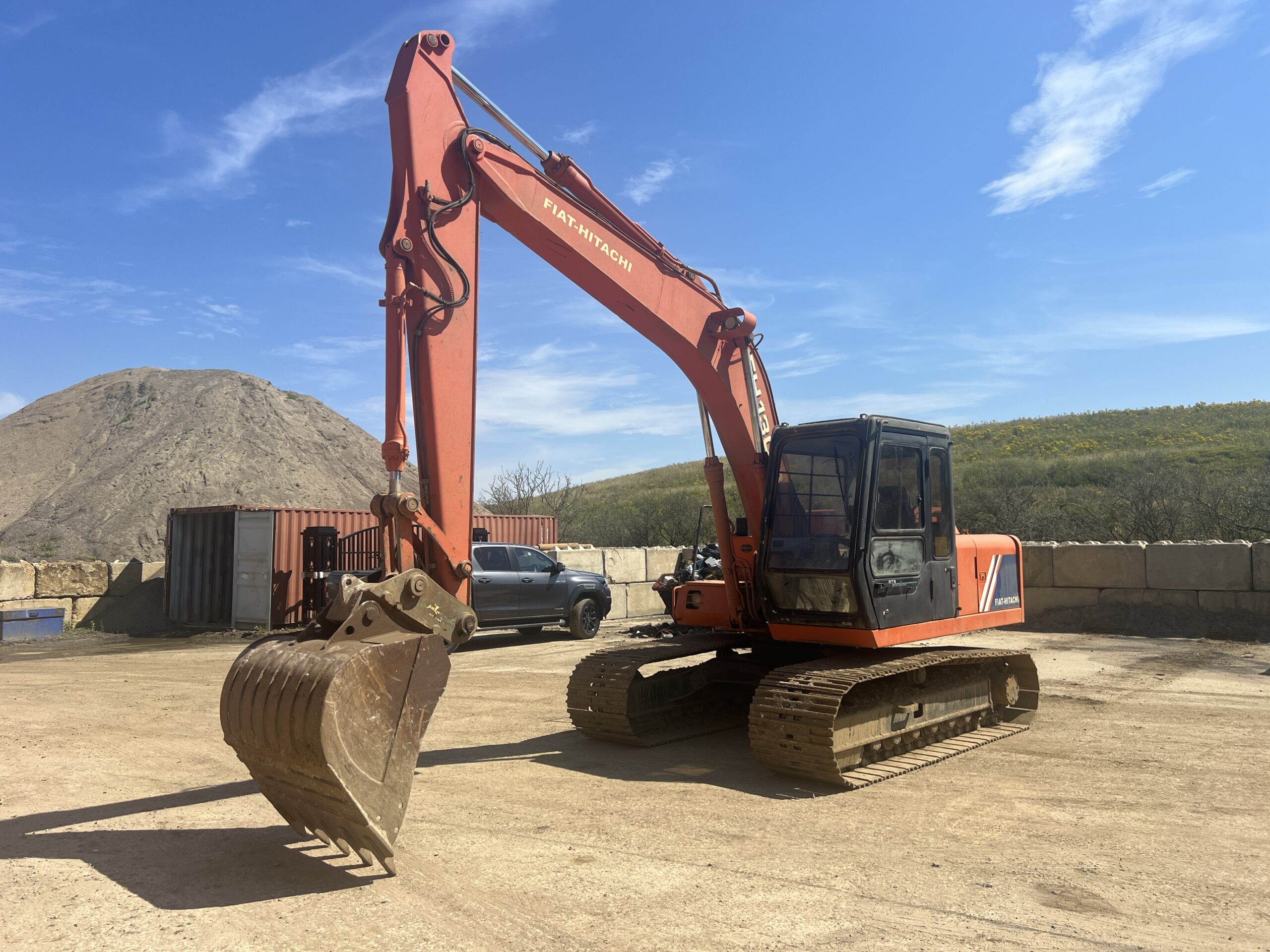 FIAT-HITACHI FH130.3 - used plant for sale at J Hawes Ltd - view 2