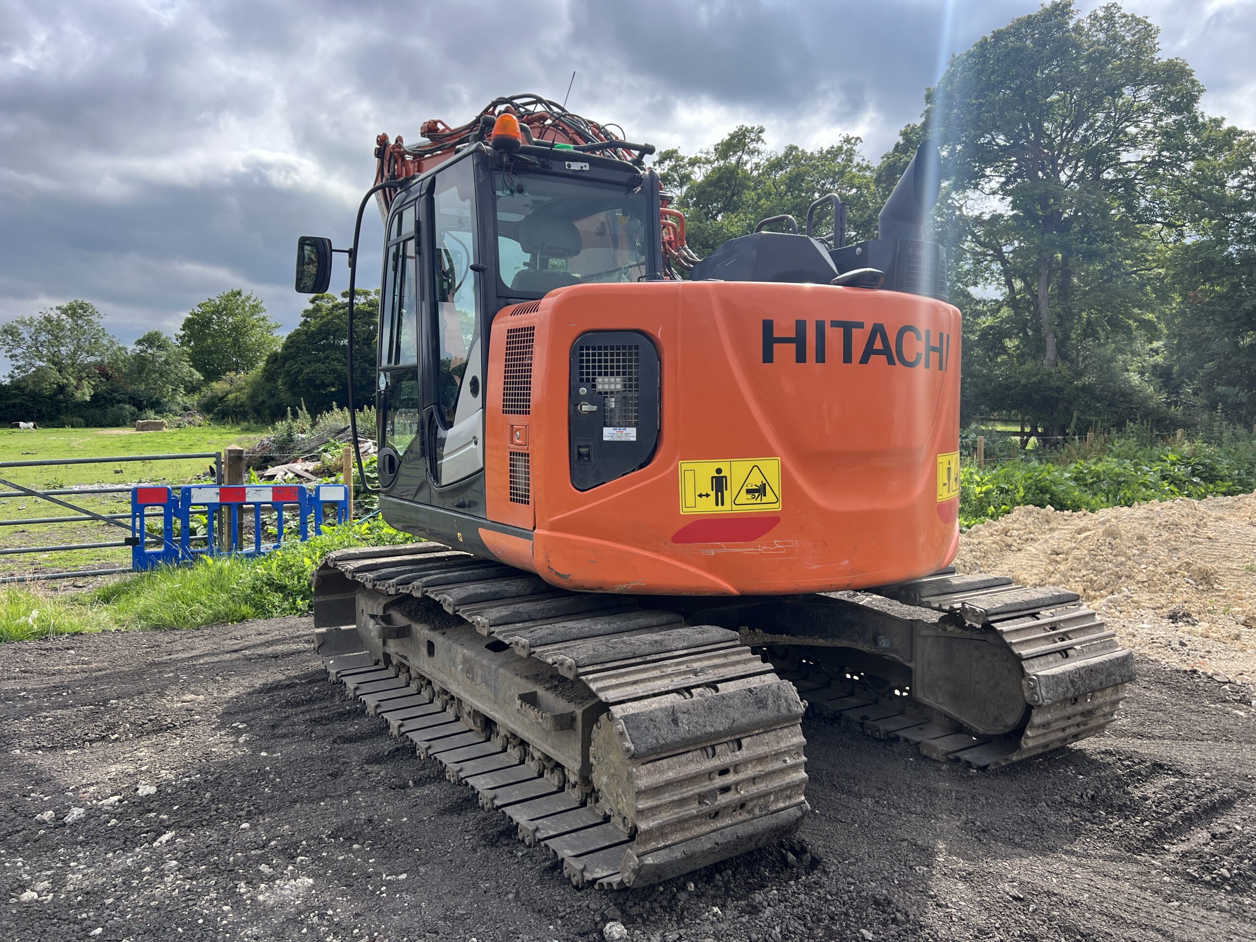 HITACHI ZX135US-6 2018 - used plant for sale at J Hawes Ltd - view 3