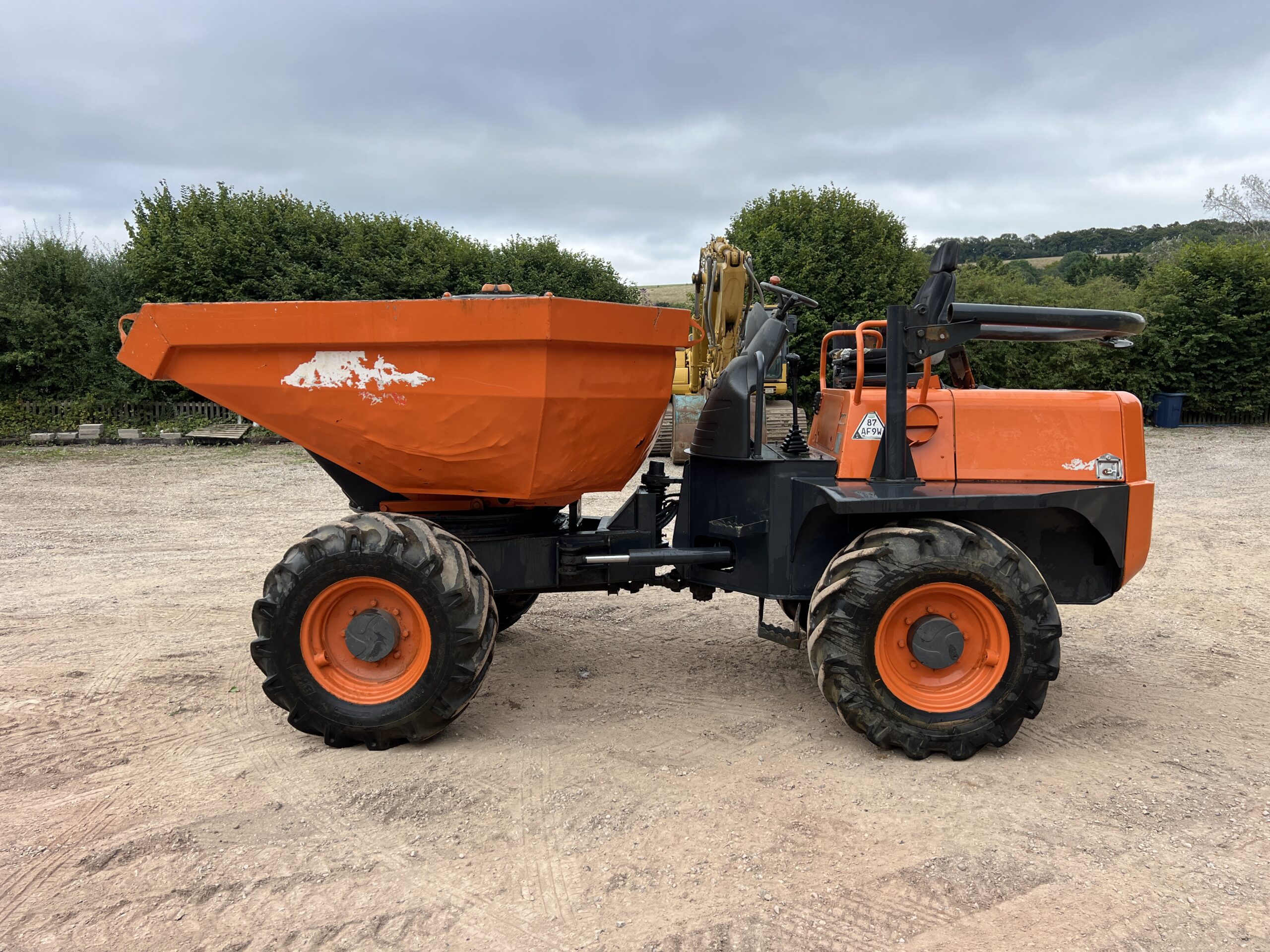 AUSA D 600 APG 2013 - used plant for sale at J Hawes Ltd - view 2