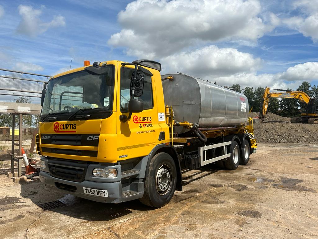 DAF CF75.310 TAR TANK 2010 - used trucks for sale at J Hawes Ltd - view 2