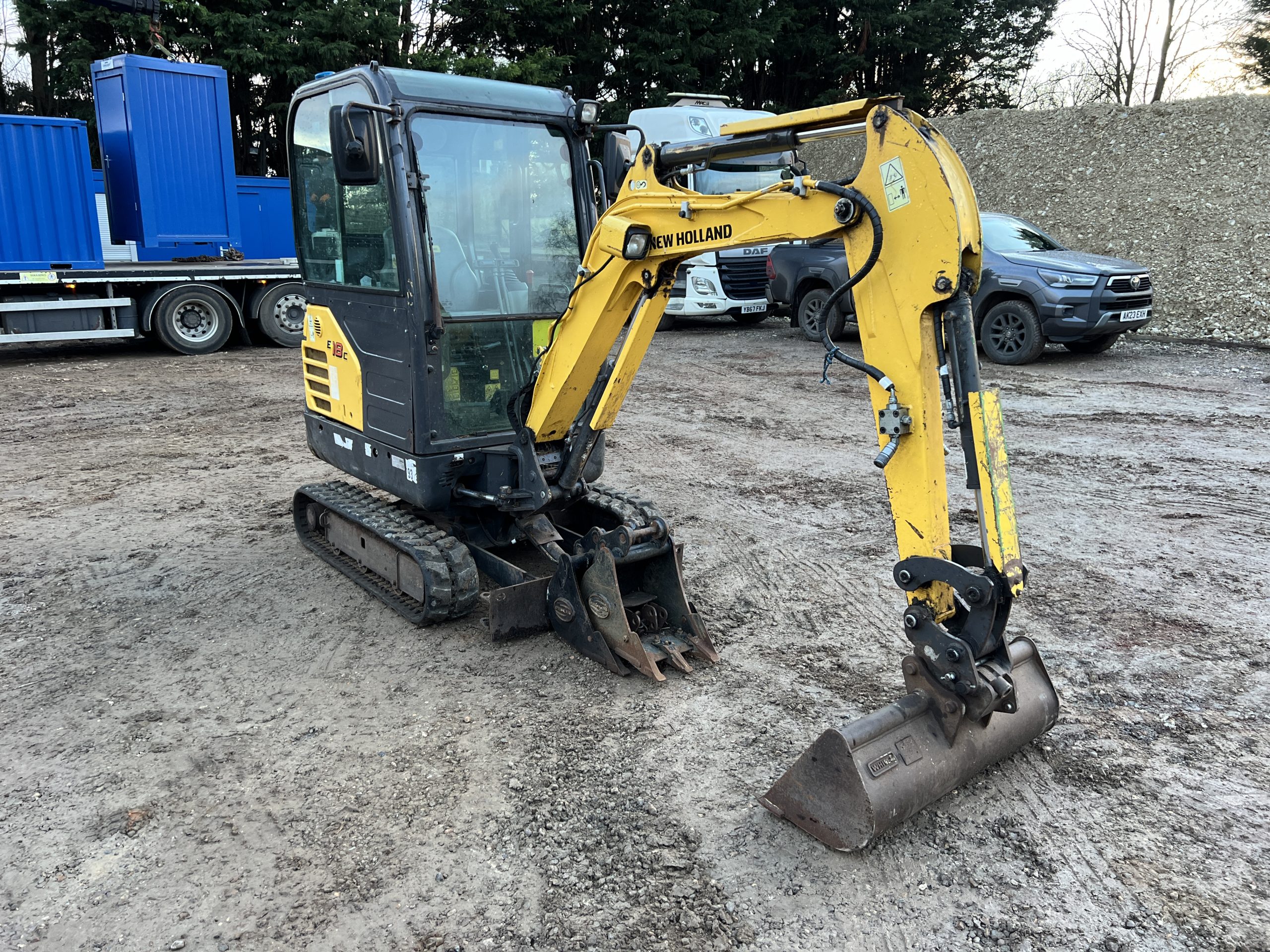 NEW HOLLAND E18C 2019 - used plant for sale at J Hawes Ltd - view 2